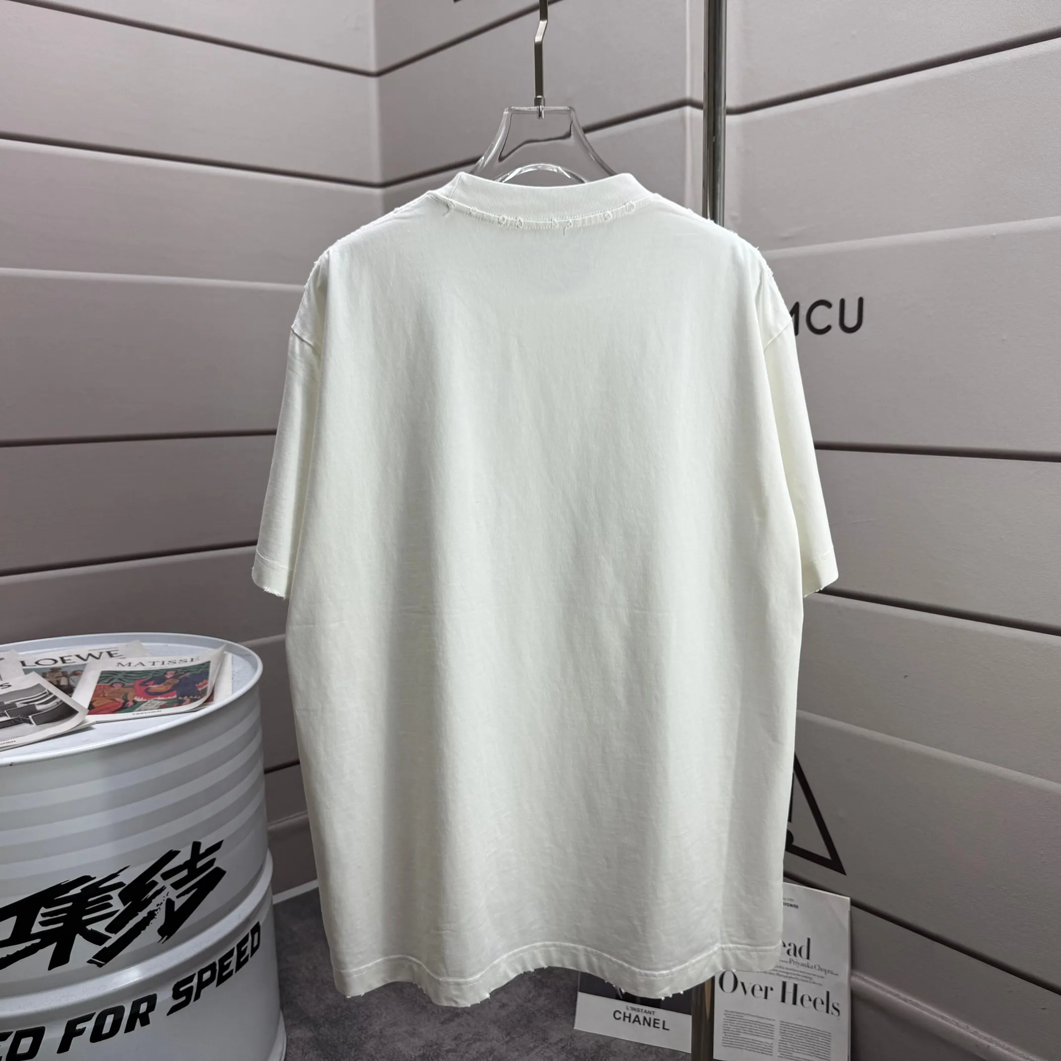 # 95 Dio *2026 New Arrival tee Same Style :Black White Size :S M L XL XXL Size： S （90-130 ） M （120-150 ） L （140-165 ） XL （160-180 ） XXL （180 ）
