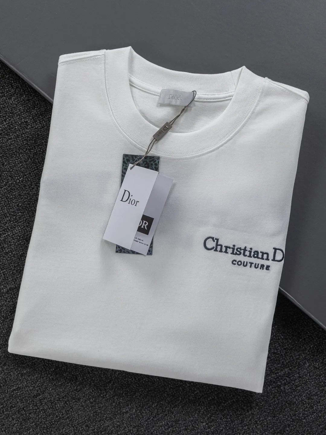DIOR Dior dior CD S-XL Dior 26ss Classic Classic 🪡 + logo🪡 logo Same Style t ， ， Series， Logo Classic Obliave ， s ， ， obliqve ， v ， ， y …… ， ， Dior ！ ， ， ， Breathable ~ ！！ Same Style！ : Black White Size：S-XL ： S： 50- 56- 70 M： 52- 57- 72 L： 54- 59- 74 XL： 56- 62- 76