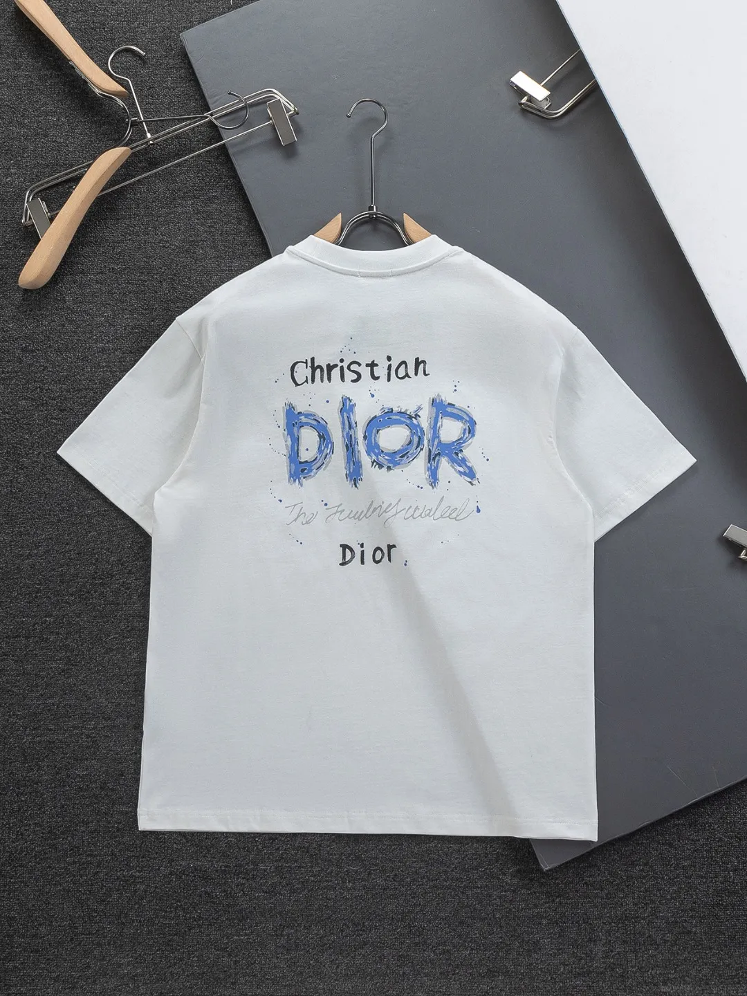 DIOR Dior dior CD S-XL Dior 26ss Classic logo+ logo Same Style t ， ， Series， Logo Classic Obliave ， s ， ， obliqve ， v ， ， y …… ， ， Dior ！ ， ， ， Breathable ~ ！！ Same Style！ : Black White Size：S-XL ： S： 50- 56- 70 M： 52- 57- 72 L： 54- 59- 74 XL： 56- 62- 76