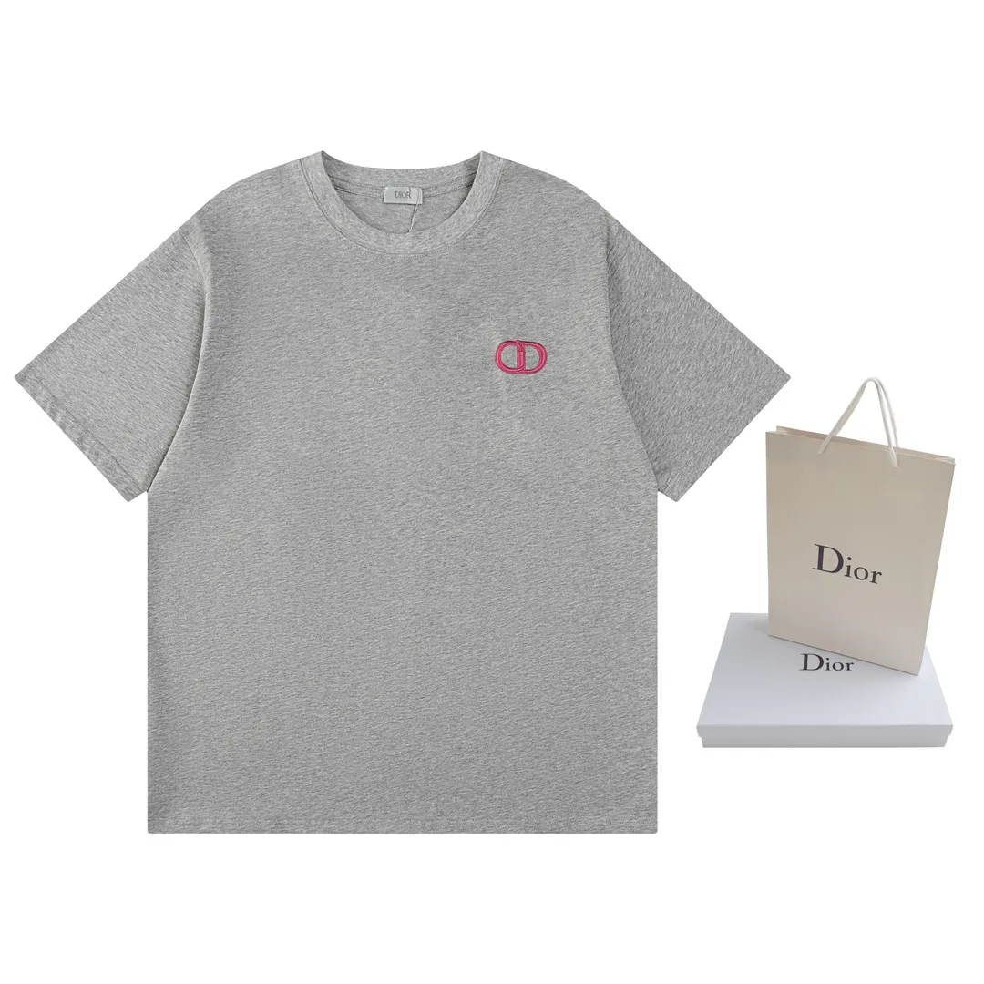 【 . Quality】 DIOR CD Classic T 32 100% ( ) 1x 1 ( ) 1:1 1:1 ( ) ：8815# ：White Black Blue Brown Gray Size：XS S M L
