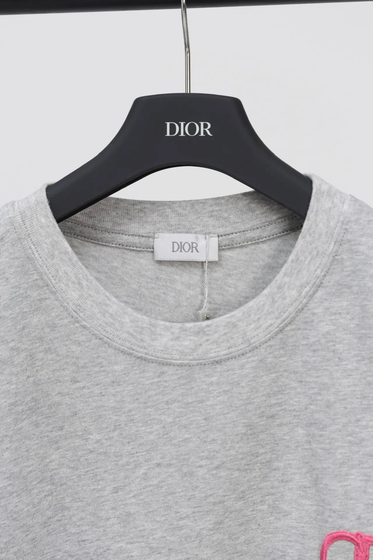 【 . Quality】 DIOR CD Classic T 32 100% ( ) 1x 1 ( ) 1:1 1:1 ( ) ：8815# ：White Black Blue Brown Gray Size：XS S M L