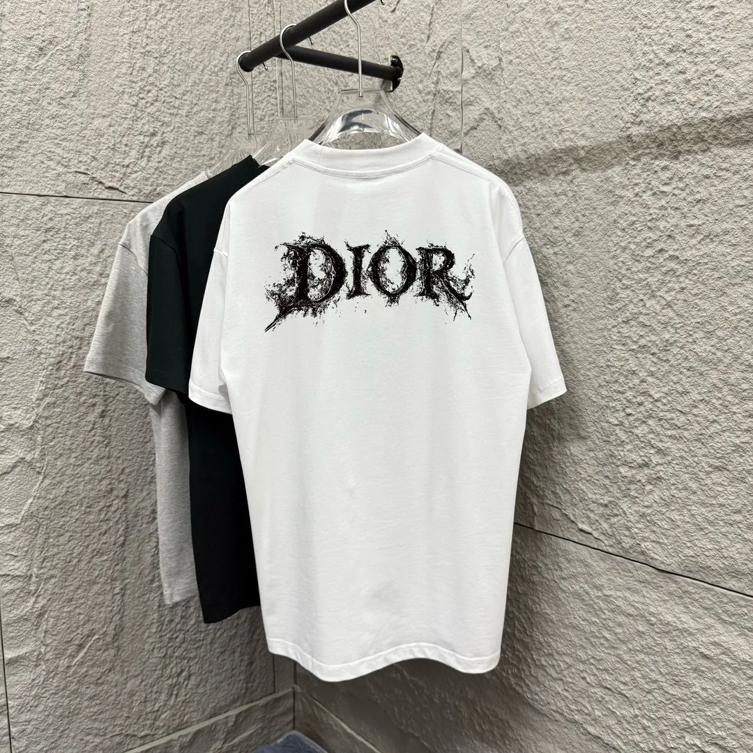 Dio 2025 New Arrival Classic T Same Style ：Black White Size： S （90-130 ） M （120-150 ） L （140-165 ） XL （160-180 ） XXL （180 ）