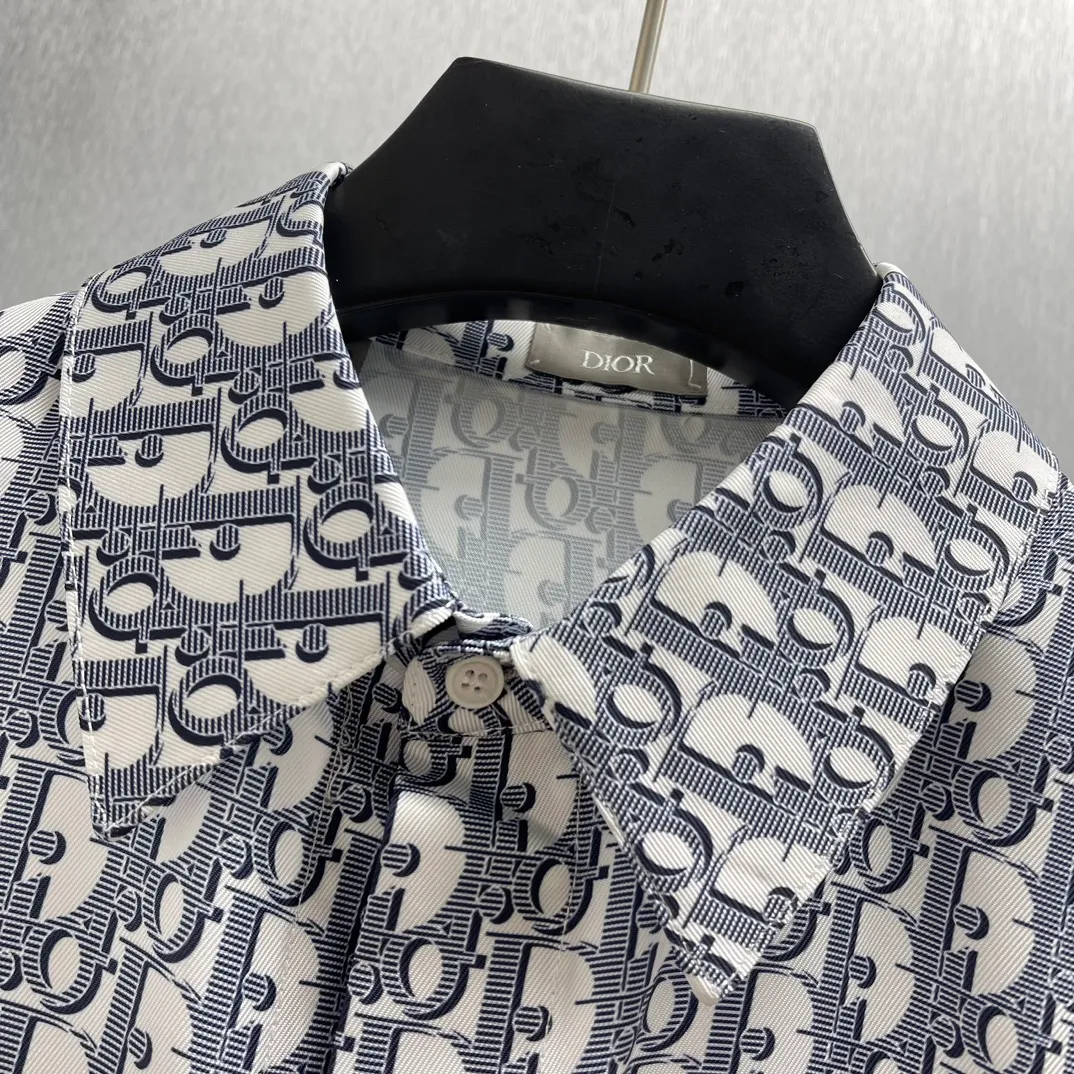 CD Classic Size S-XL Classic Oblique 。 White Blue ， ， 。 ， 。