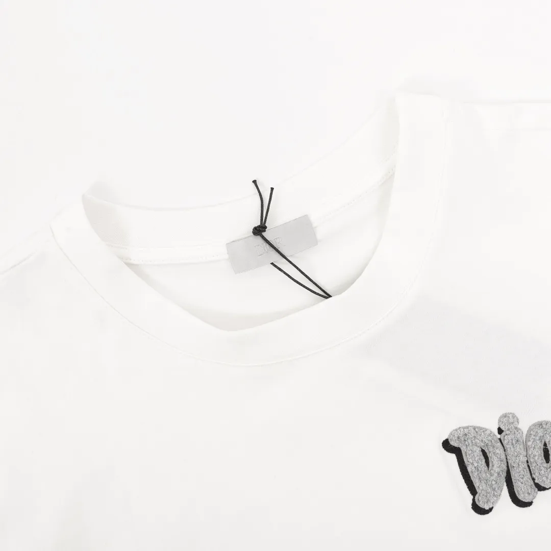 DIOR/ logo TEE 24 New Arrival T， ， Quality 。 100% ， Breathable， Breathable ， logo P logo ， ， BIGGER ！ TEE! Same Style ：White Black size：S-L