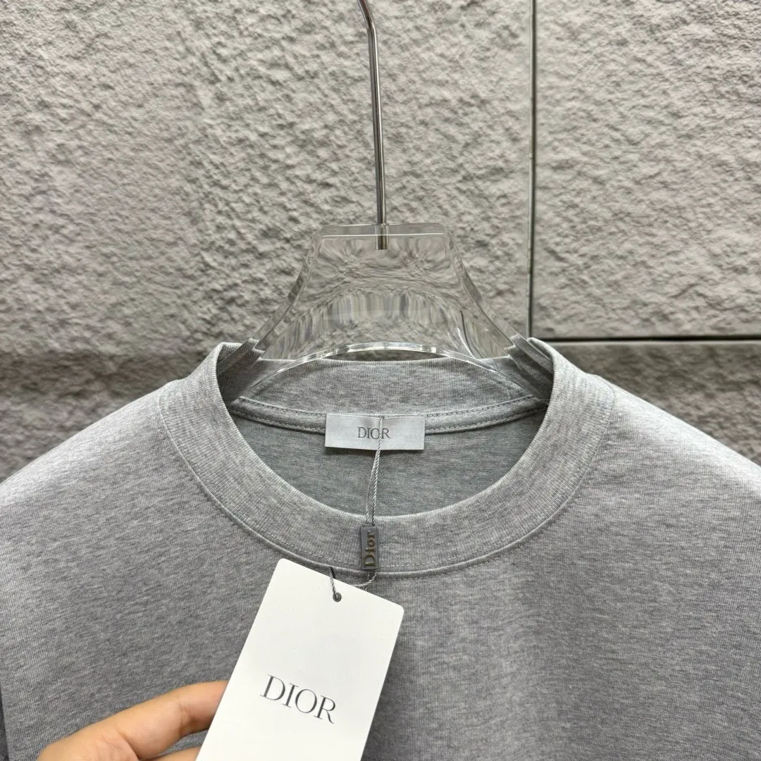 Dio * 2025 New Arrival Classic T Same Style ：Black White Gray Size： S （90-130 ） M （120-150 ） L （140-165 ） XL （160-180 ） XXL （180 ）