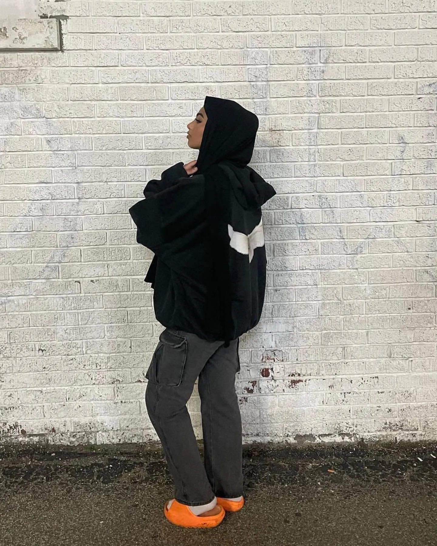 ～