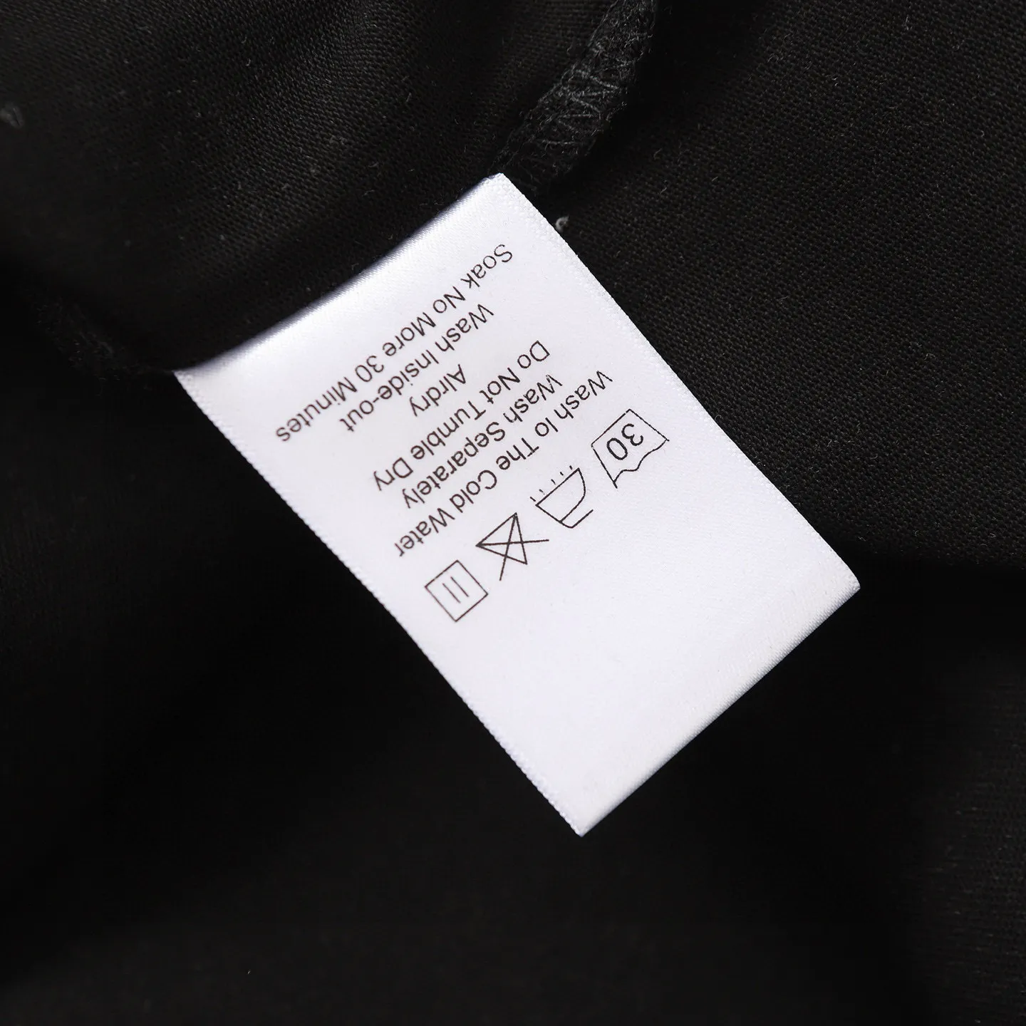 2217## Black （ ）｜ THAT'S A AWFUL LOT OF COUGH SYRUP In Stock T （fabric):32 Sizes（size）：S-M L X L （colour）： Black