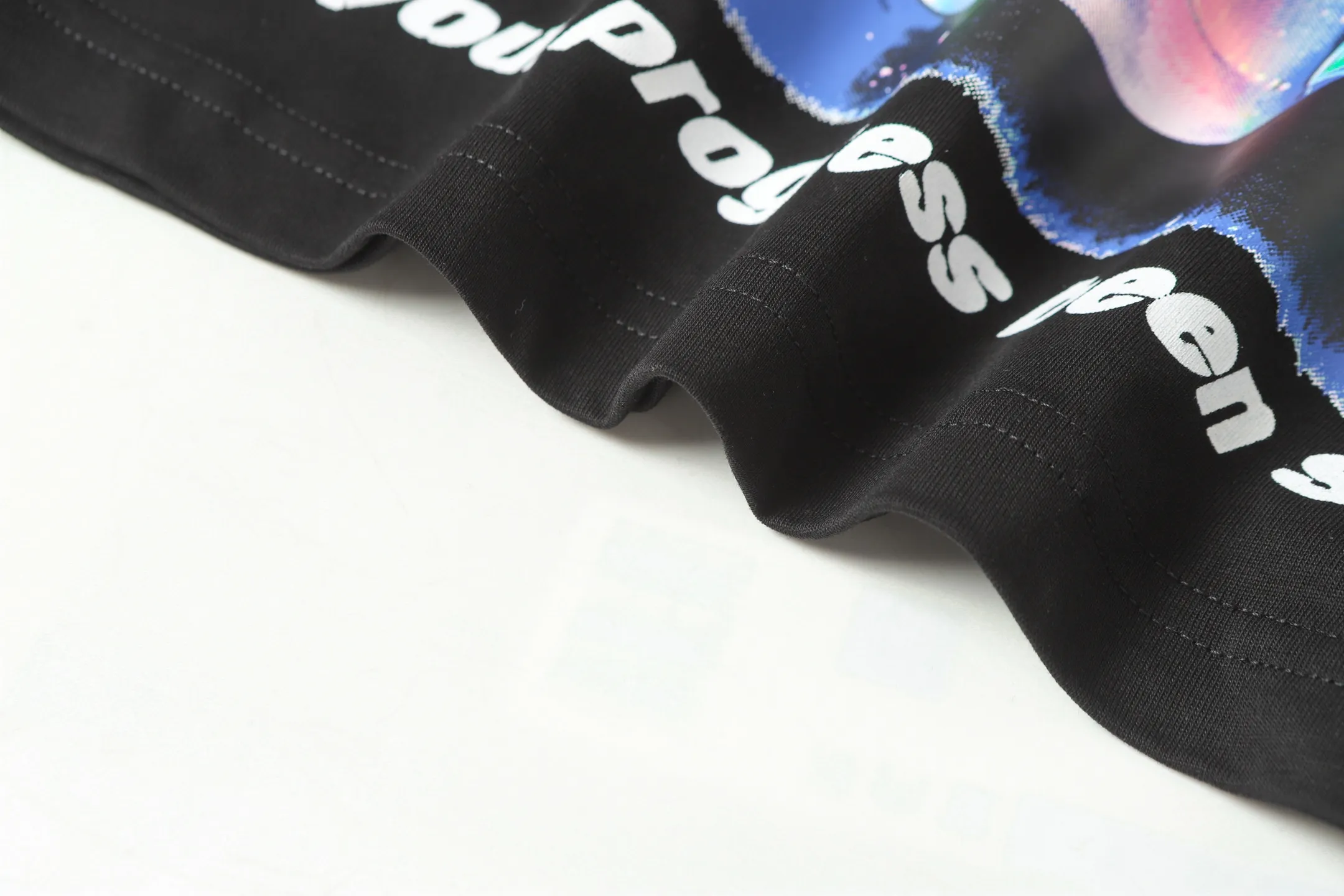 #White/Black ｜ In Stock Hellstar 、 T （fabric):32 Sizes（size）：S-M L X L （colour）：White、Black