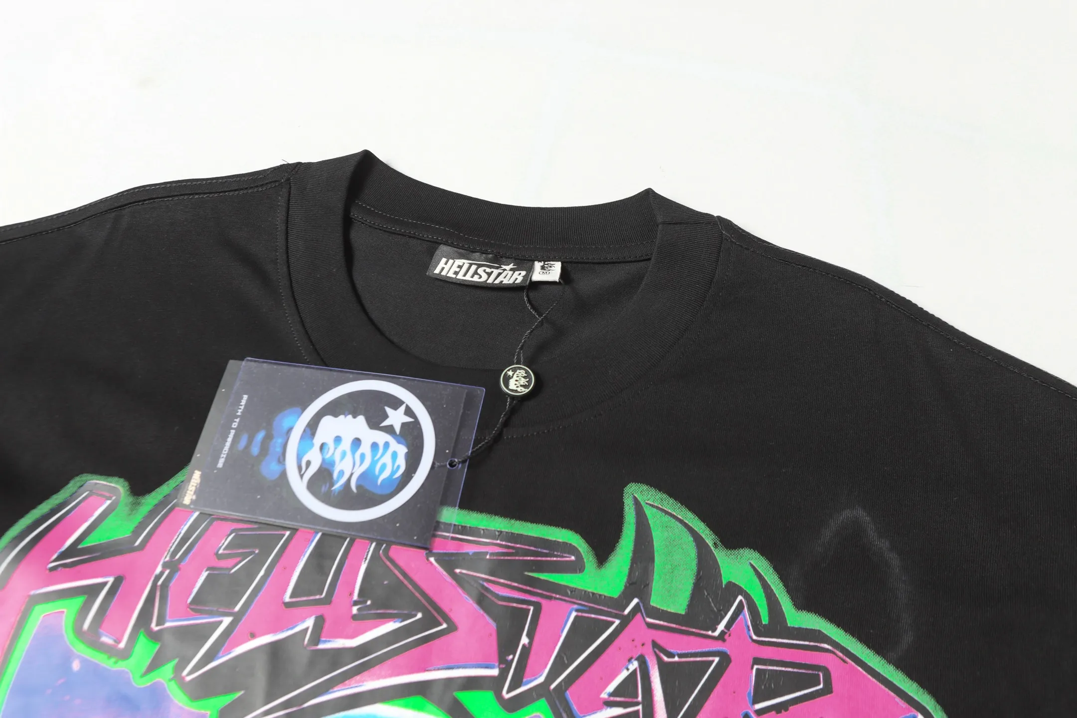 #White/Black ｜ In Stock Hellstar 、 T （fabric):32 Sizes（size）：S-M L X L （colour）：White、Black