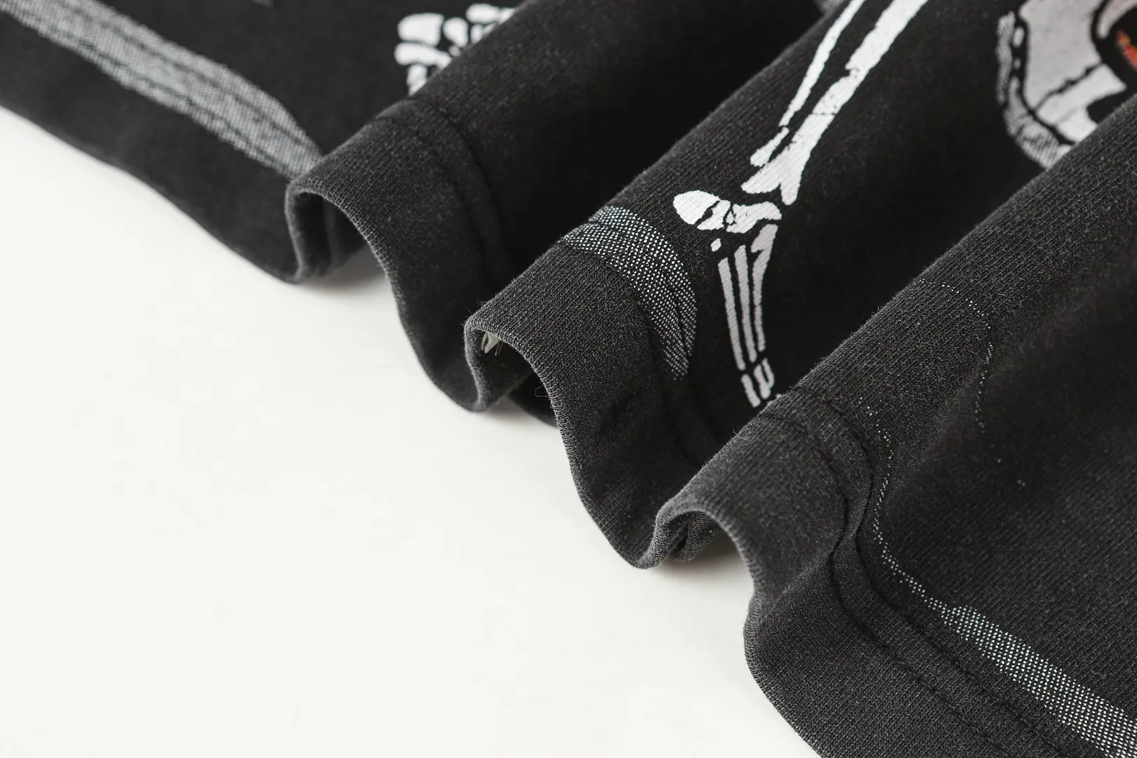 G # Black I . Godspeed Retro T （ ） （fabric）： 26 Sizes（size）：S-M-L-XL （colour）： Black