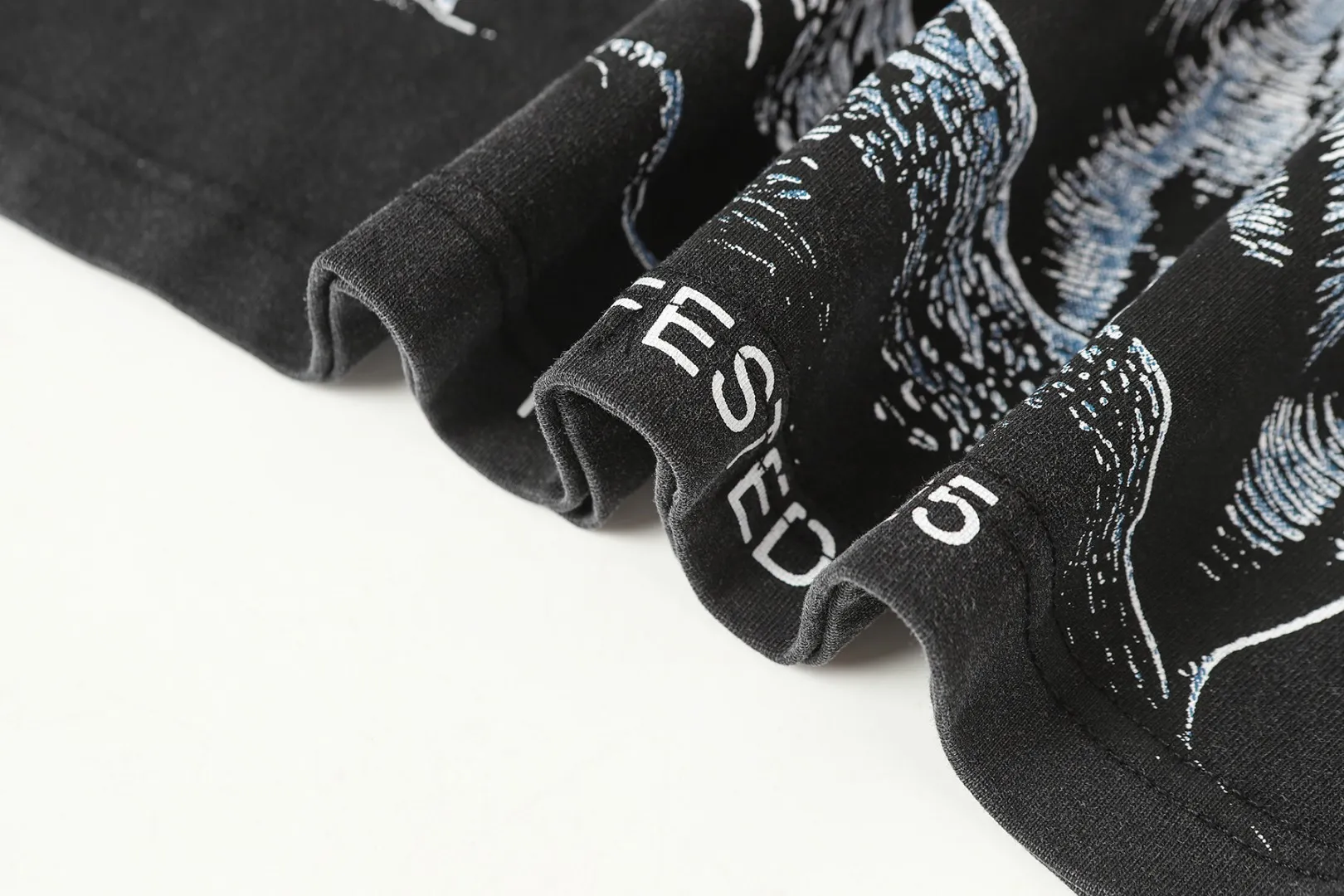 G ## Black I . Godspeed Retro T （ ） （fabric）： 26 Sizes（size）：S-M-L-XL （colour）： Black