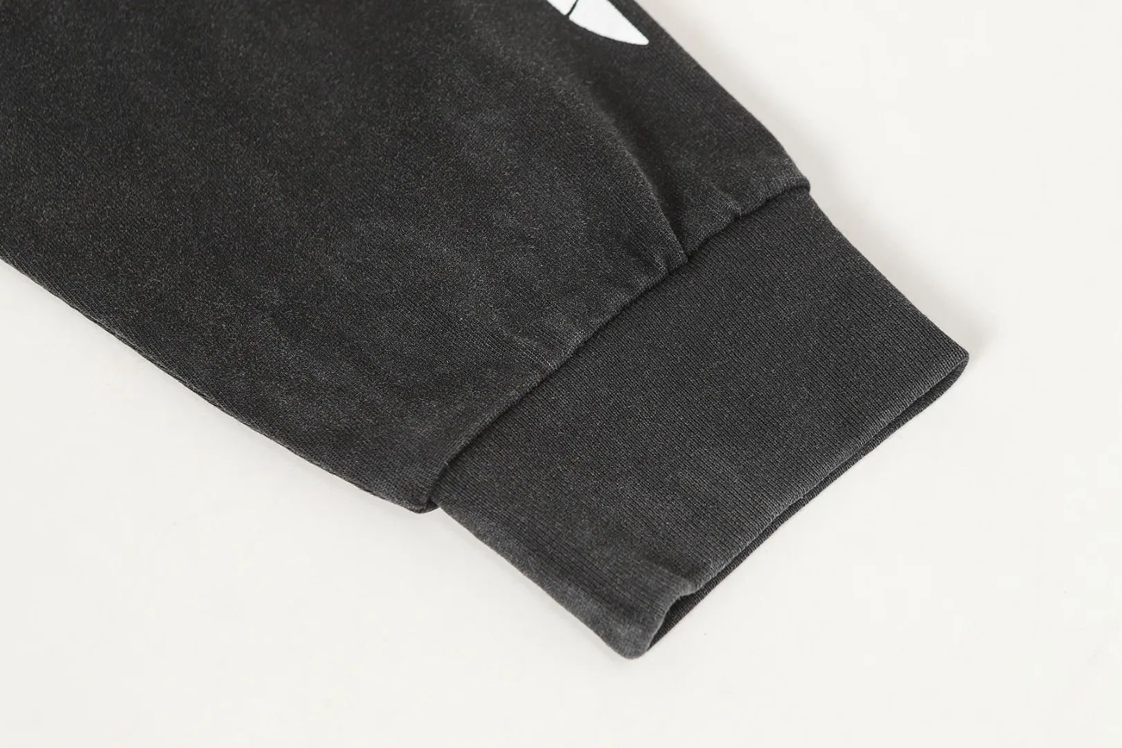 G ## Black I . Godspeed Retro T （ ） （fabric）： 26 Sizes（size）：S-M-L-XL （colour）： Black