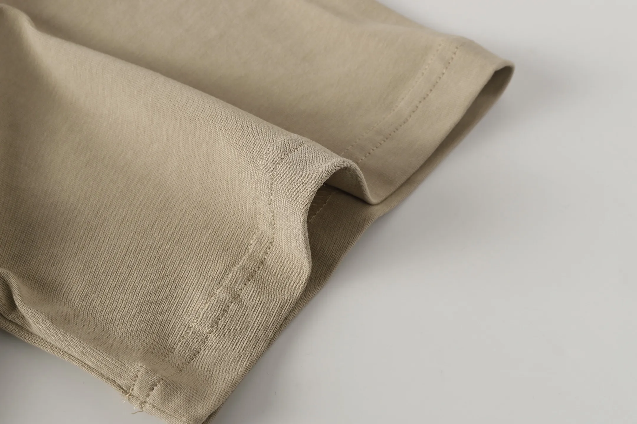 # /Black ｜ In Stock Hellstar 、 T （fabric):32 Sizes（size）：S-M L X L （colour）：Khaki/Black