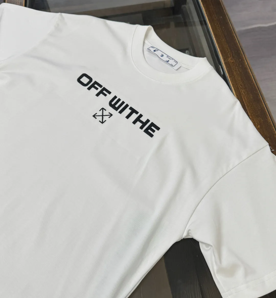C🌟 OFF-WHITE 2026ss new spring and summer couple's round neck T-shirt🔥 Luxurious brand letter LOGO mark👍🏼 You can feel the youthfulness and fashion brought by this design on your upper body! The overall style is fashionable and trendy. The fabrics are made of top-quality fabrics supplied by customers. They are soft, skin-friendly, breathable, and have good stiffness and drape. The upper body is in fashionable and trendy colors. It is a must-have item for summer! Color: Black White Green Size: XS-S-M-L (loose fit, please state your height and weight when placing an order)