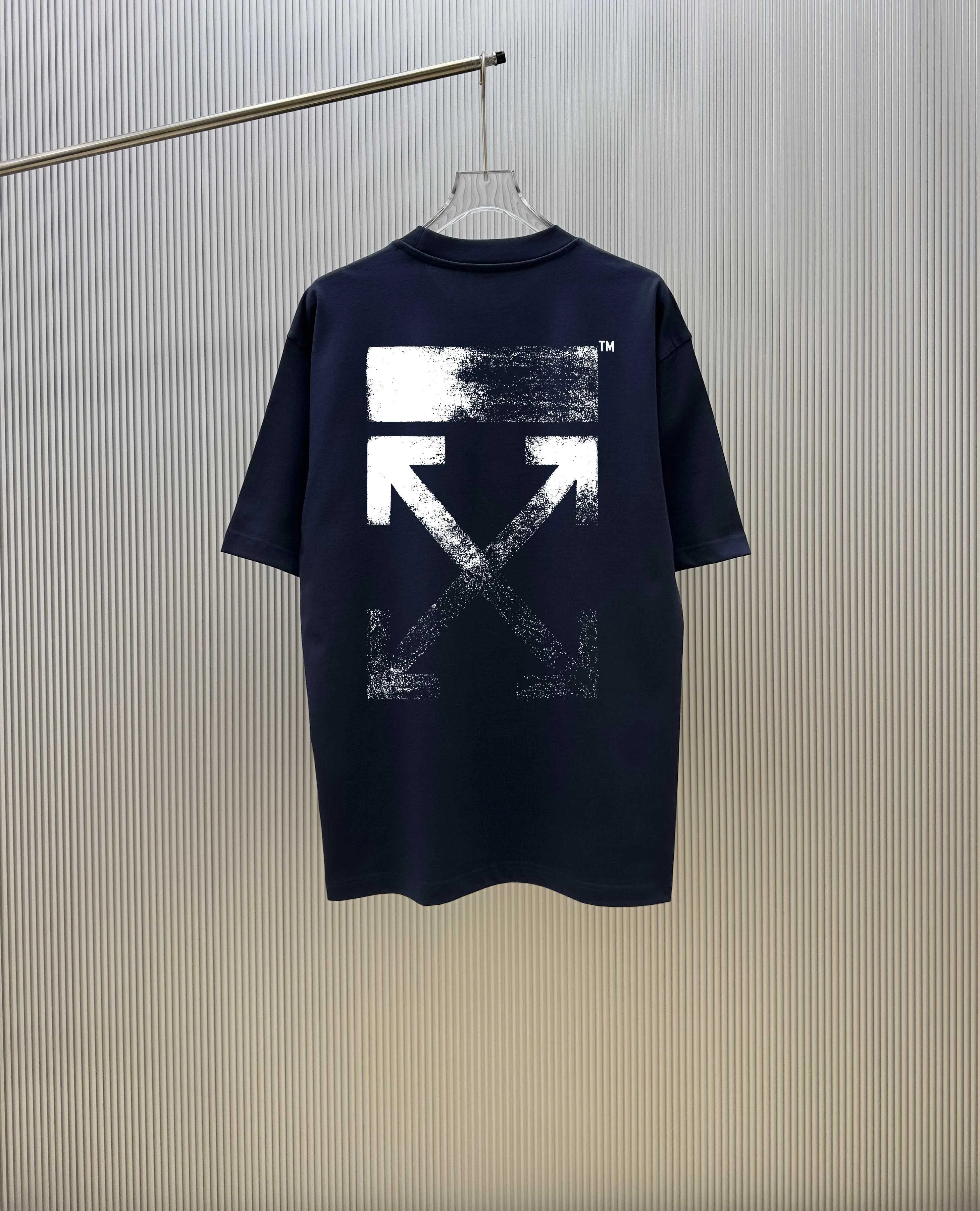 85💰 (Strictly control Quality) Style: off-white short-sleeved T-shirt Fabric: 300g heavy double yarn 100% cotton Rib: 320g heavy Sorona 1*1 trendy brand Process: Printing Color: White Orange Pink Night Blue Floral Gray Black Size: M-4XL No gender distinction Men and women Same Style