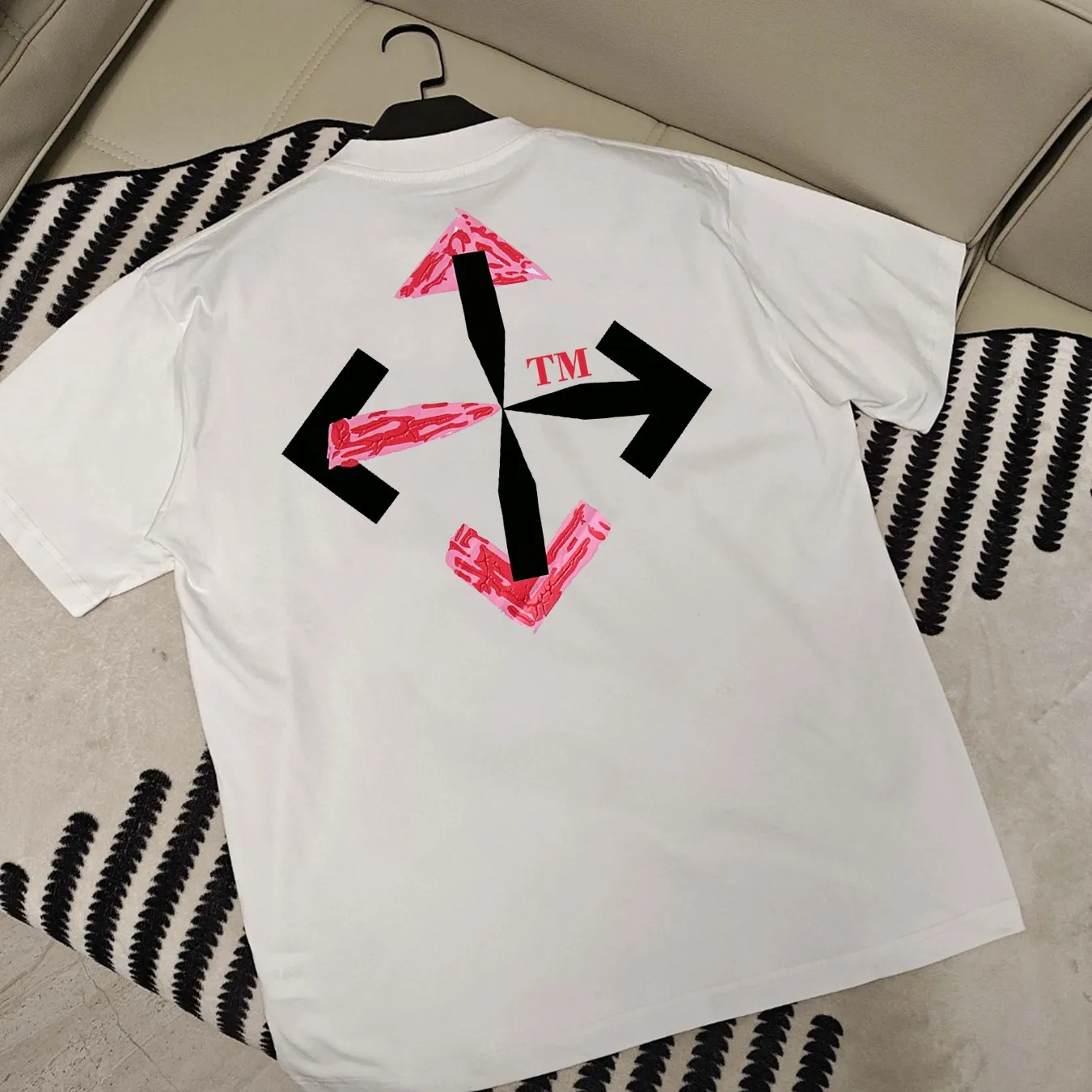 off 2025 New Arrival 250 tee Same Style Size S M L XL XXL Black White