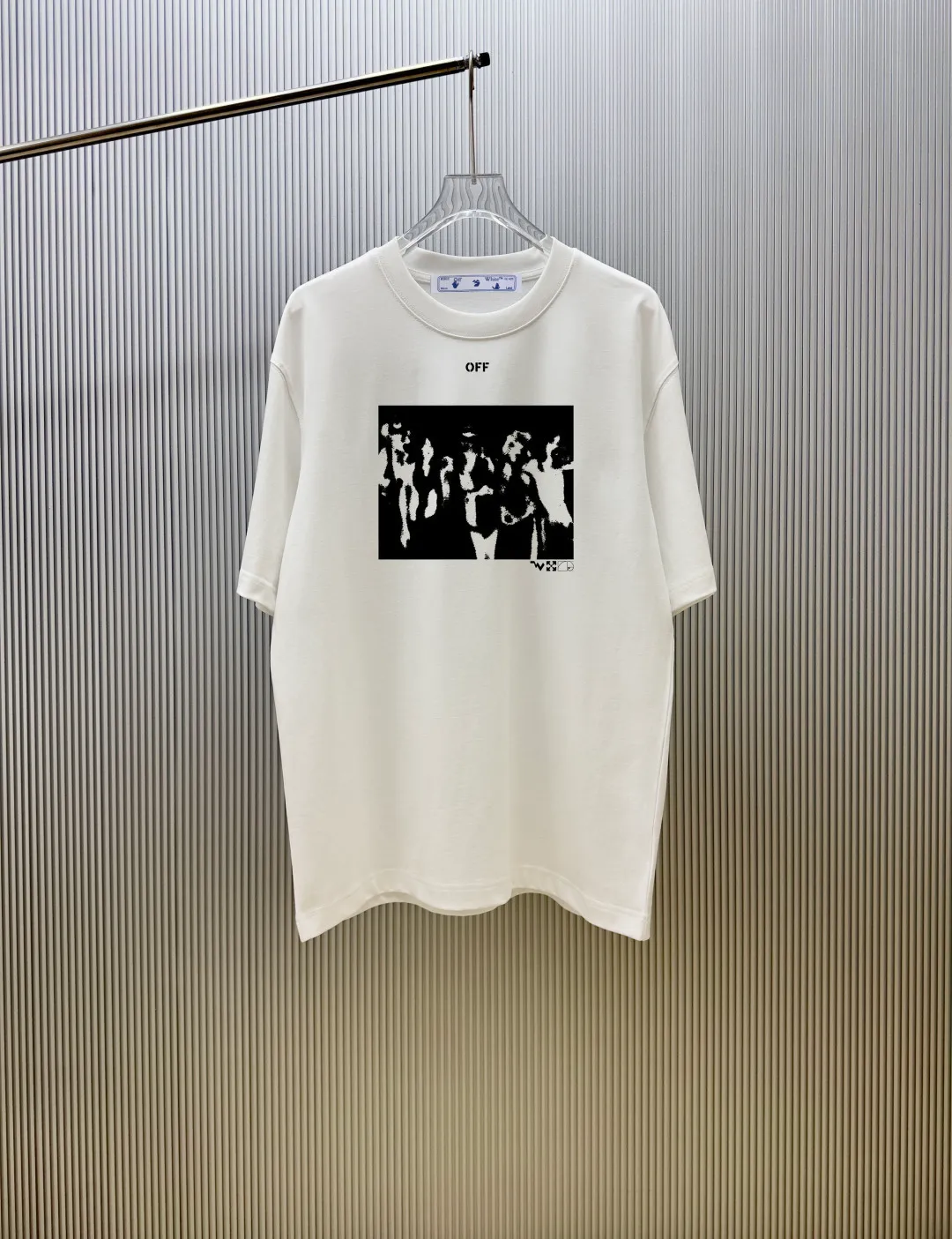 85💰 (Strictly control Quality) Style: off-white short-sleeved T-shirt Fabric: 300g double yarn 100% cotton Rib: 320g Sorona 1*1 trendy brand Process: Printing Color: White Orange Pink Red Floral Gray Black Size: M-4XL No gender distinction Men and women Same Style