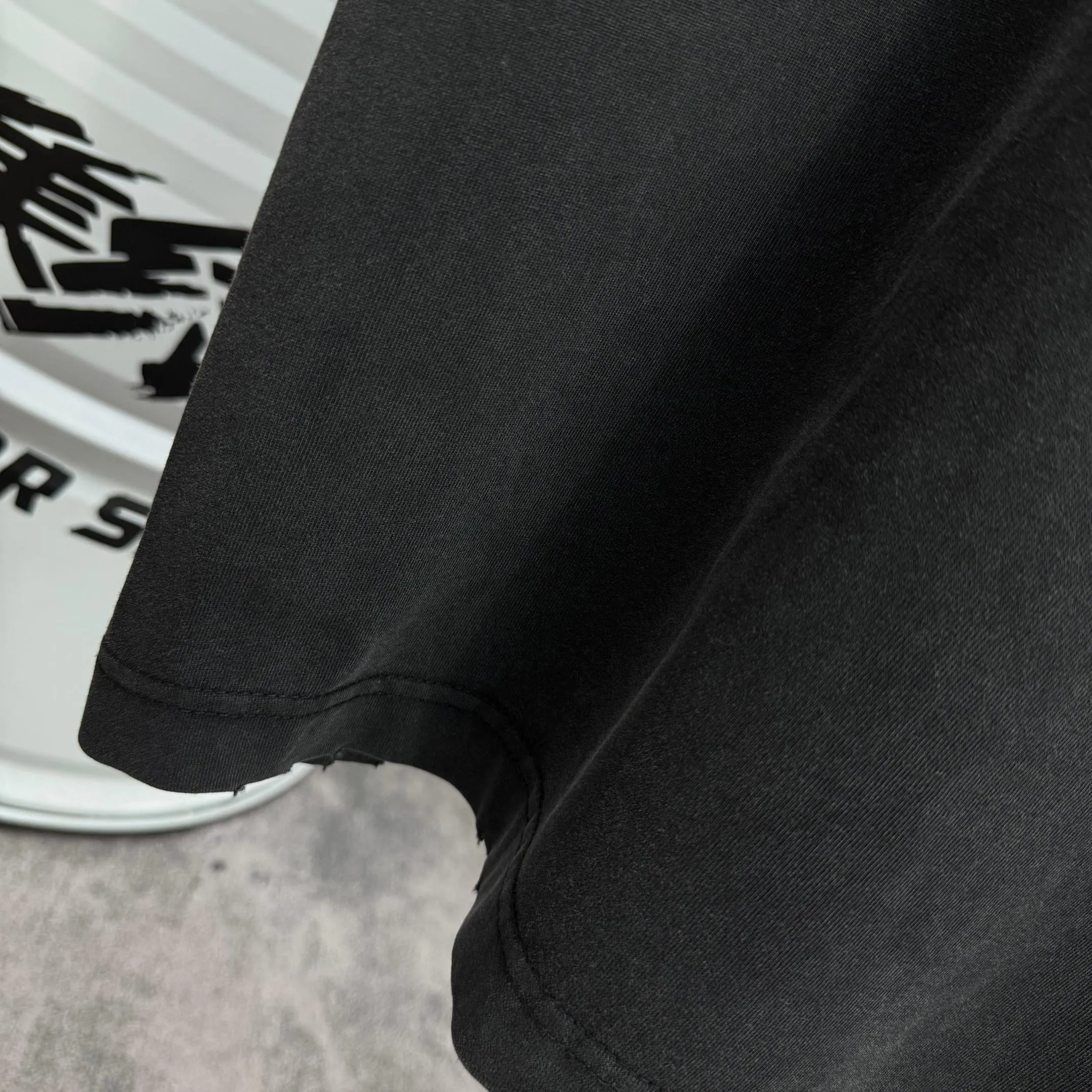# OFF 2026 Spring and Summer New Arrival Washed and worn 320g round neck short-sleeved tee for men and women Same Style loose version Color: Washed black Washed white Washed gray Brown Size: S M L XL XXL Size: S (90-130 pounds) M (120-150 pounds) L (140-165 pounds) (180-210 pounds)