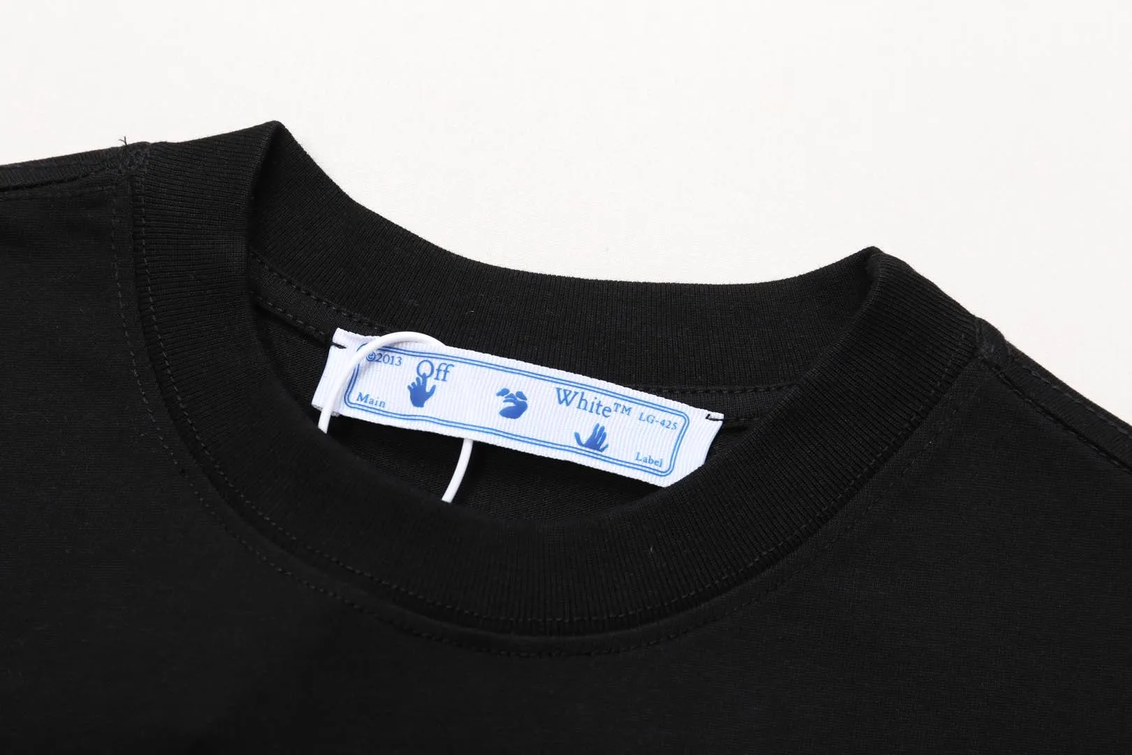 OF 07 OFF-WHITEClassic Hot Sale OW 23ss Same Style T oversize ， 220 ， ， 260 32 ， ， 1*1 ， 。 ， ， ， ， YB 。 ， ， 。 ， ， ， ， 。 ， ， ， 。 YB ， logo 。 ： 、 Size:XS.S.M.L(oversize )