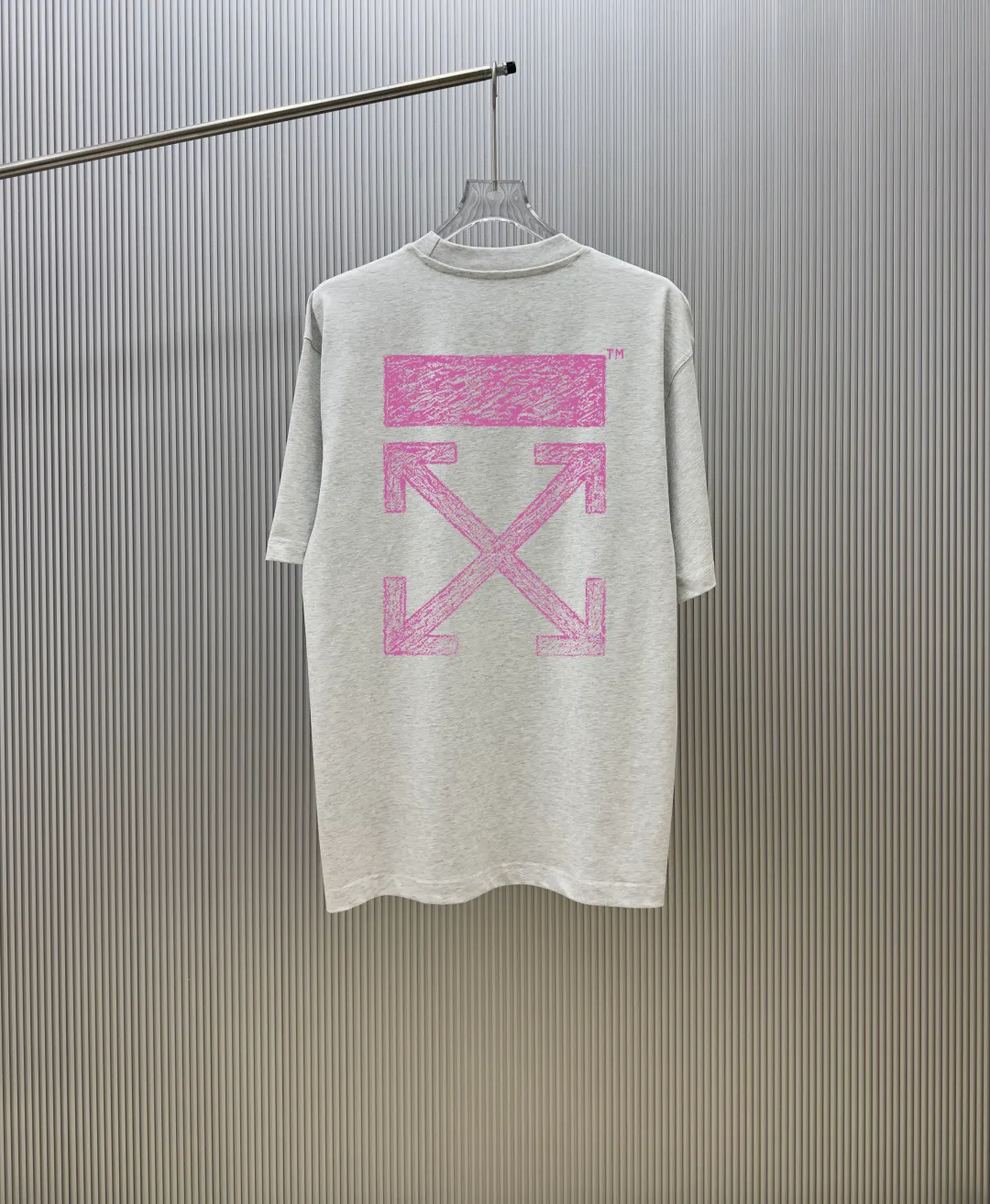 85💰 (Strictly control Quality) Style: off-white short-sleeved T-shirt Fabric: 300g double yarn 100% cotton Rib: 320g Sorona 1*1 trendy brand Process: Printing Color: White Cool Blue Pink Gray Black Size: M-4XL No gender distinction Men and women Same Style