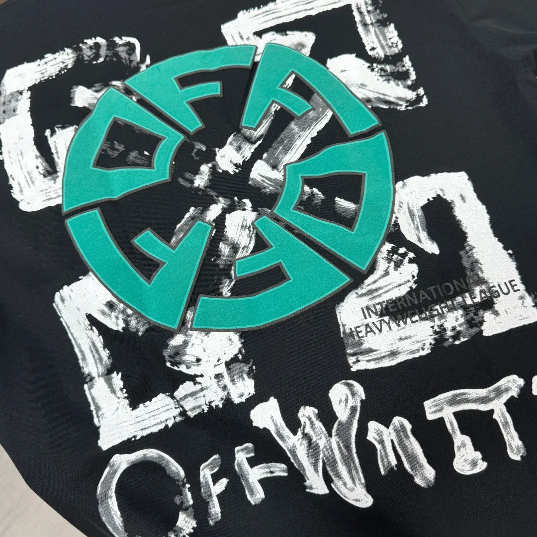 C🌟 OFF-WHITE 2026ss new spring and summer couple's round neck T-shirt🔥 Luxurious brand letter LOGO mark👍🏼 You can feel the youthfulness and fashion brought by this design on your upper body! The overall style is fashionable and trendy. The fabrics are made of top-quality fabrics supplied by customers. They are soft, skin-friendly, breathable, and have good stiffness and drape. The upper body is in fashionable and trendy colors. It is a must-have item for summer! Color: Black White Orange Size: XS-S-M-L (loose fit, please state your height and weight when placing an order)