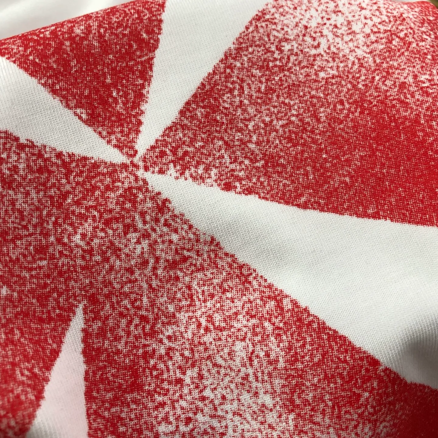 OFF-WHITE 2025New Arrival letter logo printed short-sleeved T-shirt ⚠Original fabric ⚠High version ⚠High Quality Internet celebrity Same Style uses custom-woven, custom-dyed, high-gram weight original fabric, up to 280g pure cotton fabric after washing, and the thread is increased to 2.7 without deformation. , 1-1 craftsmanship, loose oversize version. The texture and comfort are all full. The upper body is simple Versatile and the hand feels very comfortable. Super Versatile is a good-looking short-sleeved one. It has three labels. Same Style for men and women. Normal version. Non-market ordinary version. Compare at will. Quality is absolutely guaranteed. Color: Black White Sizes: XS ~ L : Length 74, bust 118, shoulder width 61.5, sleeve length 19.5 L: Length 76, bust 122, shoulder width 63, sleeves