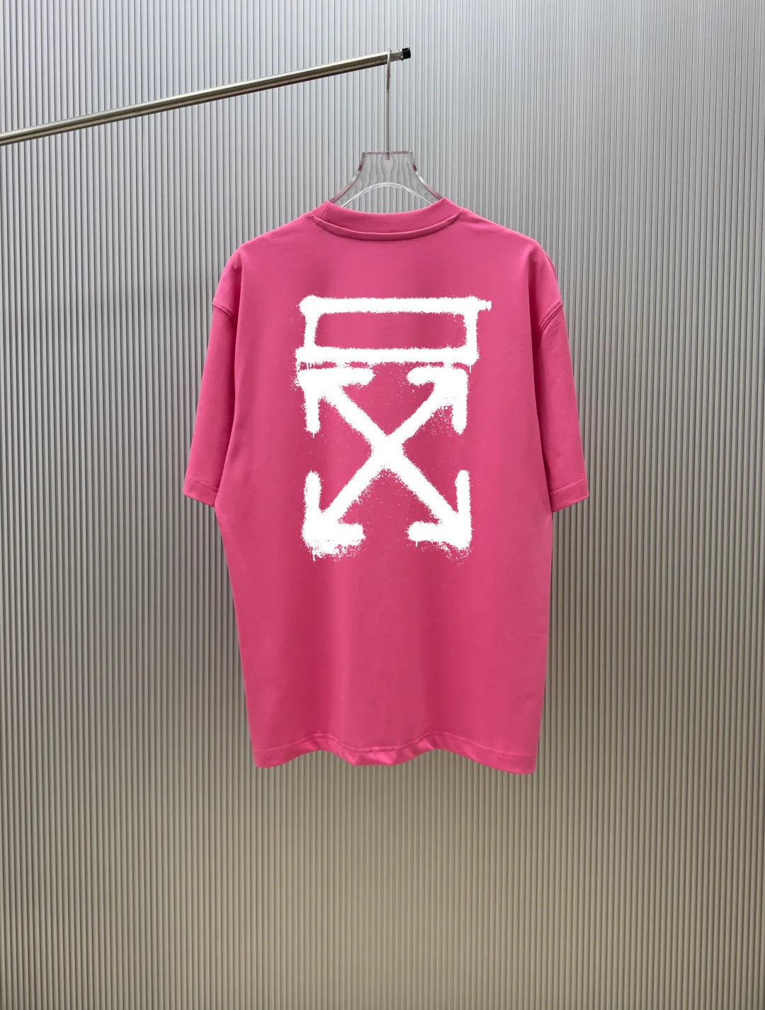 85💰 (Strictly control Quality) Style: off-white short-sleeved T-shirt Fabric: 300g double yarn 100% cotton Rib: 320g Sorona 1*1 trendy brand Process: Printing Color: White Orange Pink Red Floral Gray Black Size: M-4XL No gender distinction Men and women Same Style