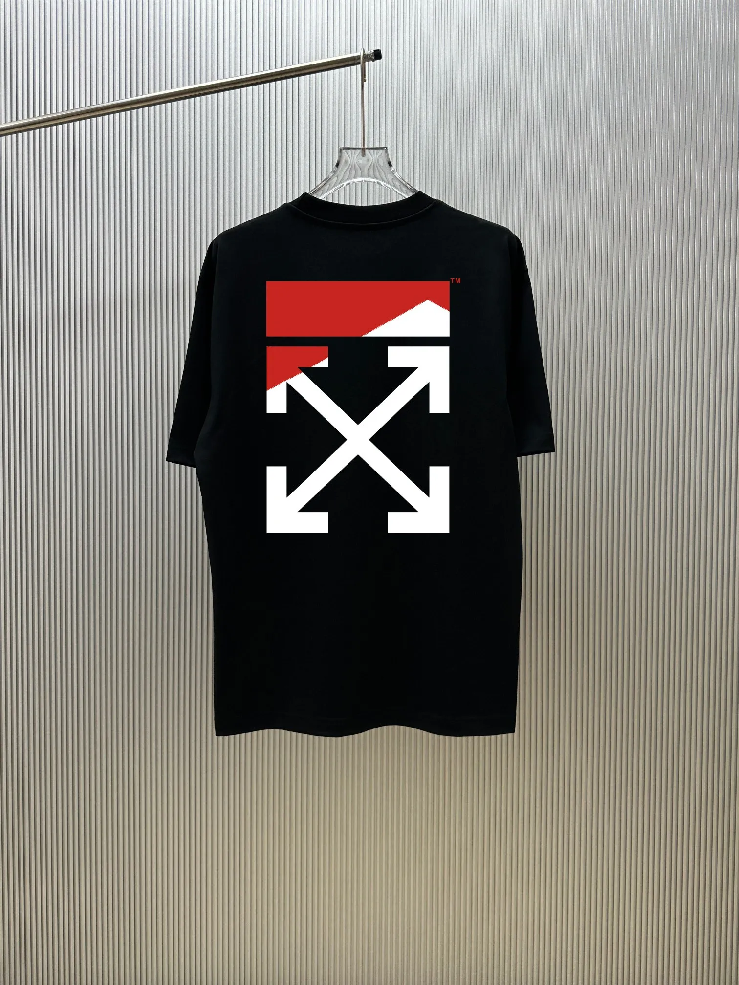 85💰 (Strictly control Quality) Style: off-white short-sleeved T-shirt Fabric: 300g double yarn 100% cotton Rib: 320g Sorona 1*1 trendy brand Process: Printing Color: White Night Blue Cool Blue Blue Floral Gray Black Size: M-4XL No gender distinction Men and women Same Style