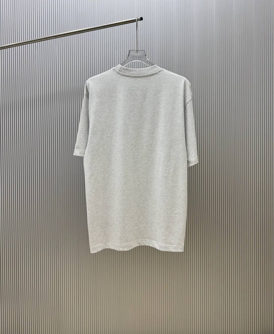 85💰 (Strictly control Quality) Style: off-white short-sleeved T-shirt Fabric: 300g double yarn 100% cotton Rib: 320g Sorona 1*1 trendy brand Process: Printing Color: White Red Night Blue Cool Blue Floral Gray Black Size: M-4XL No gender distinction Men and women Same Style