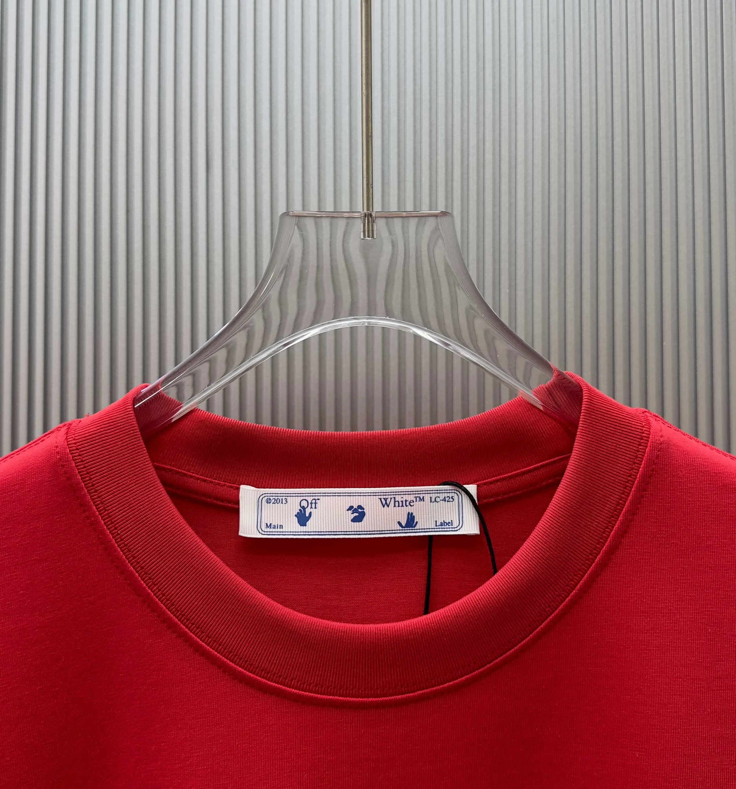 85💰 (Strictly control Quality) Style: off-white short-sleeved T-shirt Fabric: 300g double yarn 100% cotton Rib: 320g Sorona 1*1 trendy brand Process: Printing Color: White Red Night Blue Cool Blue Floral Gray Black Size: M-4XL No gender distinction Men and women Same Style