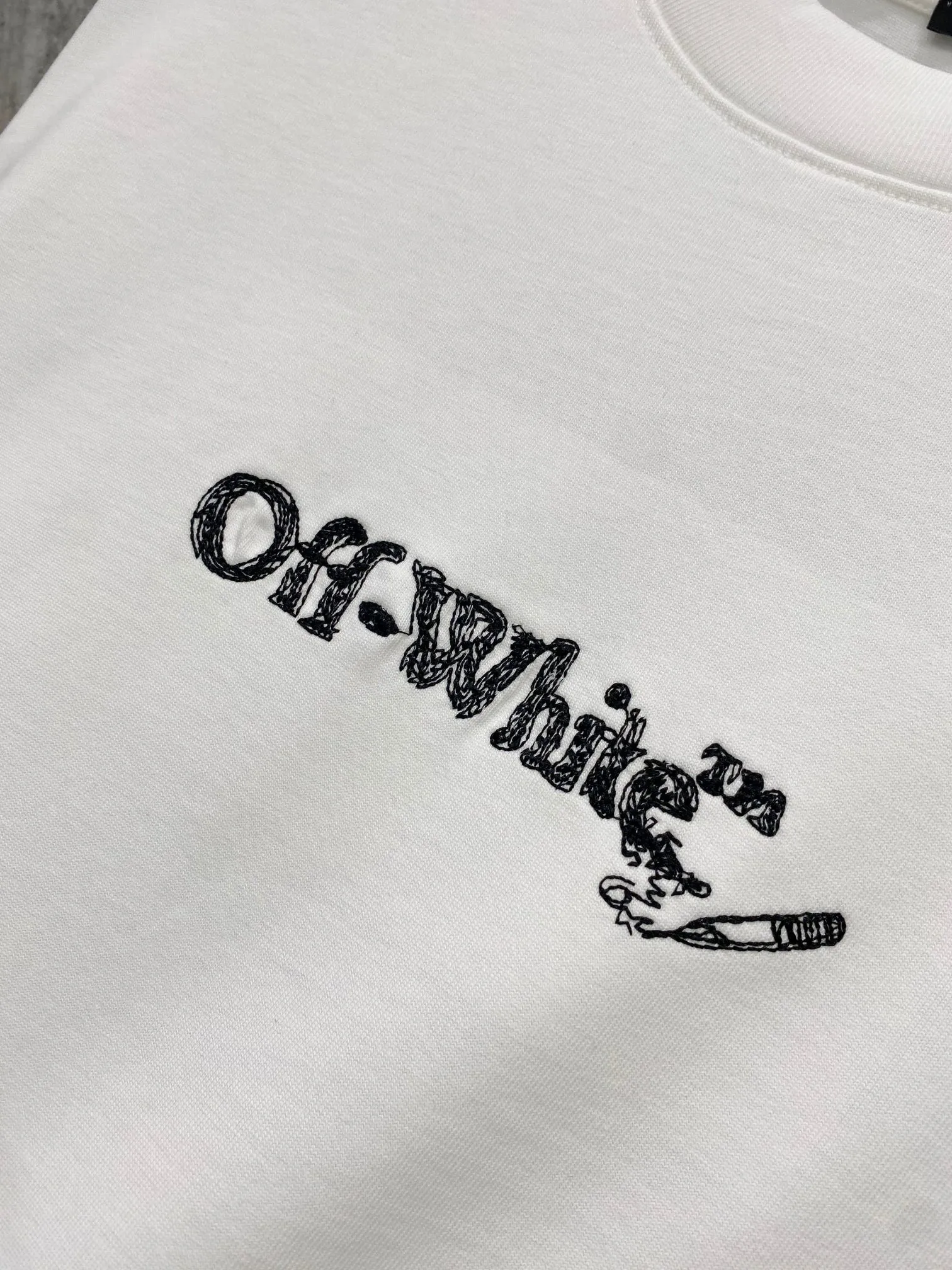 OFF 2026ss🔥Heavyweight, high round neck design concept, 350g heavyweight pure cotton, high-precision craftsmanship, full texture, exclusive supply -Size: S M L XL -Color: Black White 120💰
