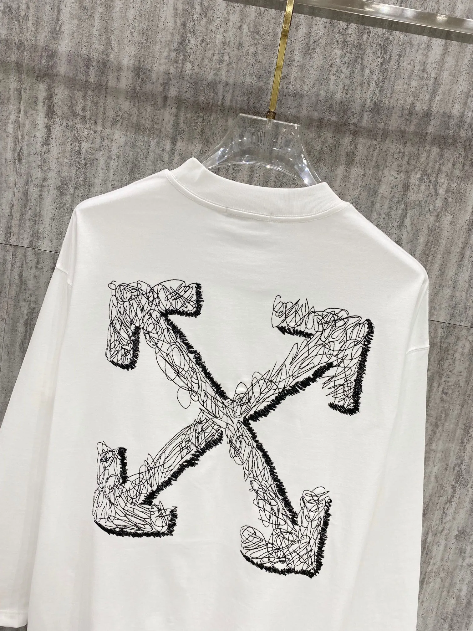 OFF 2026ss🔥Heavyweight, high round neck design concept, 350g heavyweight pure cotton, high-precision craftsmanship, full texture, exclusive supply -Size: S M L XL -Color: Black White 120💰