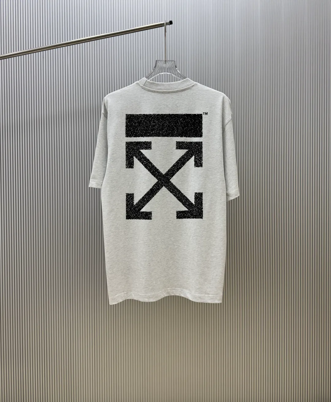 85💰 (Strictly control Quality) Style: off-white short-sleeved T-shirt Fabric: 300g double yarn 100% cotton Rib: 320g Sorona 1*1 trendy brand Process: Printing Color: White Pink Red Blue Gray Black Size: M-4XL No gender distinction Men and women Same Style
