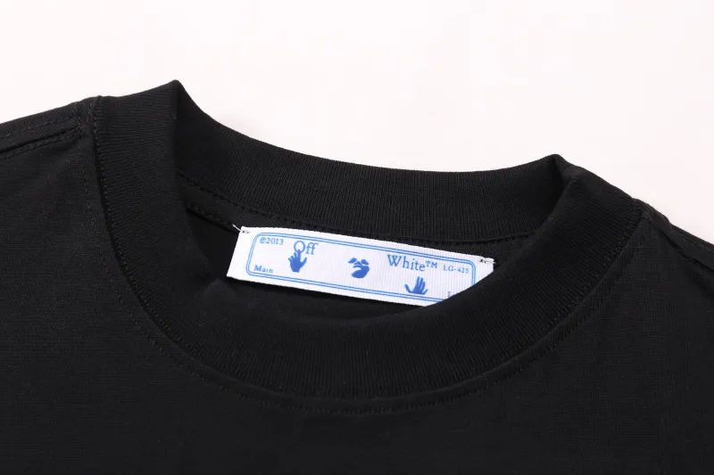 OF 42 OFF-WHITEClassic Hot Sale OW 20ss 520 T oversize ， 220 ， 。 260 ， ， ， 。 ， ， ， ， 。 ， Classic ， 520 ， Black White 。 ， ， ， ， ， ， ， ， ， Same Style。 YB ， logo 。 ： 、 Size:XS.S.M.L(oversize )