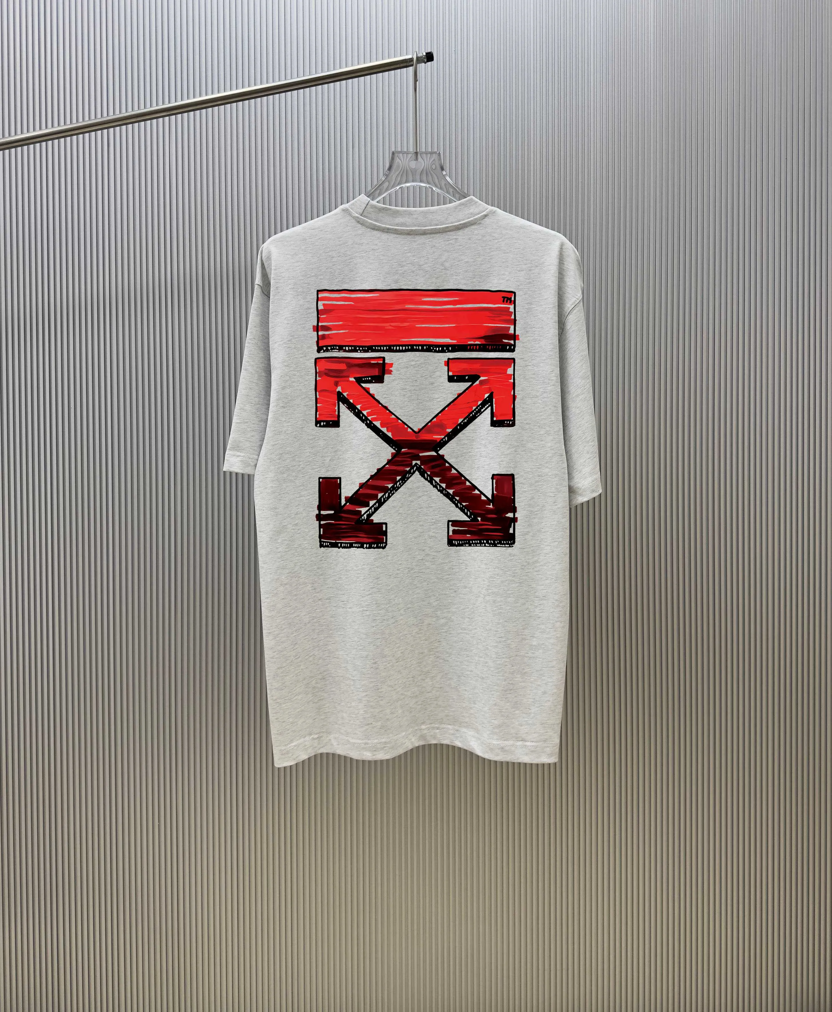 85💰 (Strictly control Quality) Style: off-white short-sleeved T-shirt Fabric: 300g double yarn 100% cotton Rib: 320g Sorona 1*1 trendy brand Process: Printing Color: White Night Blue Cool Blue Blue Floral Gray Black Size: M-4XL No gender distinction Men and women Same Style