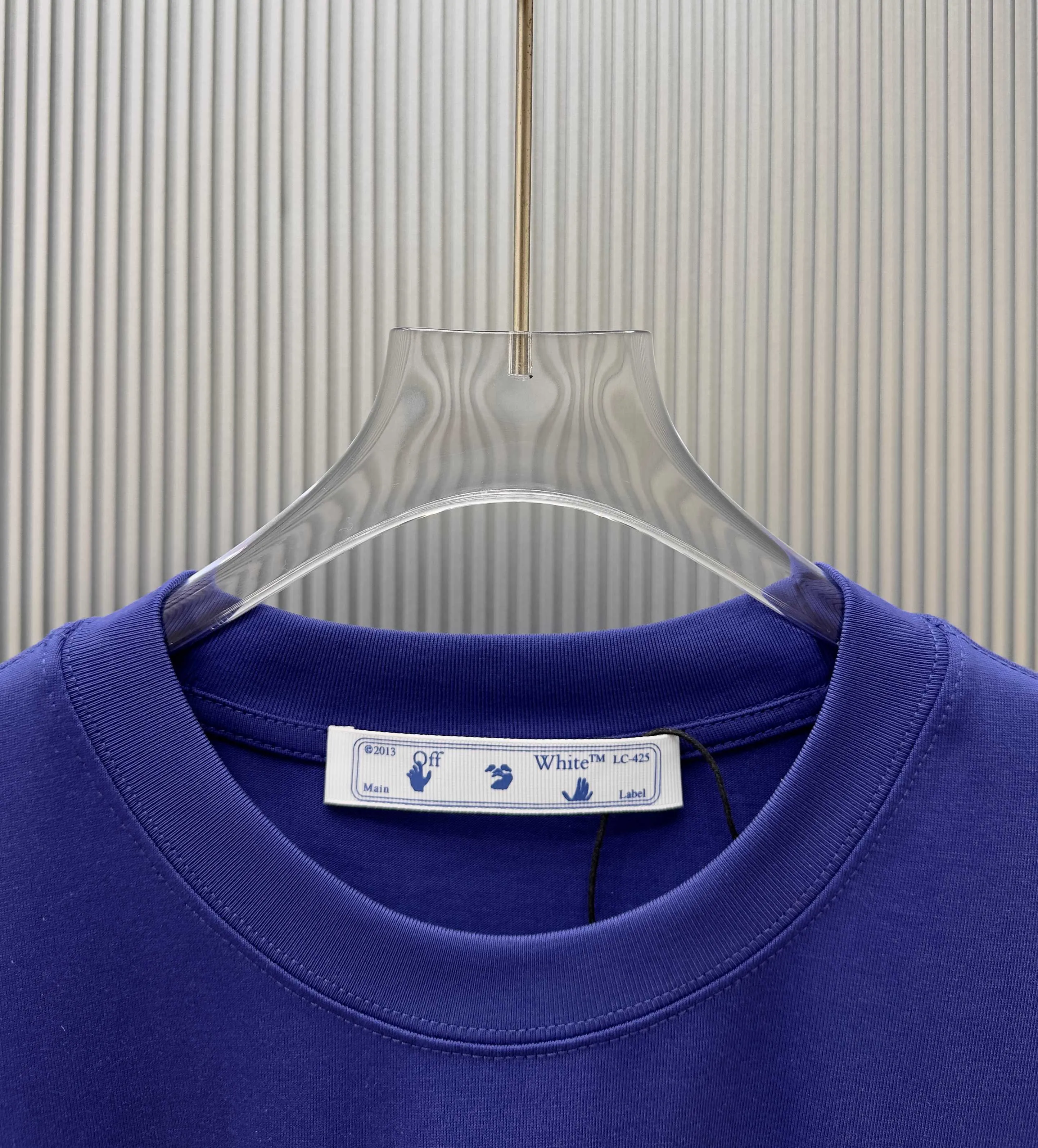 85💰 (Strictly control Quality) Style: off-white short-sleeved T-shirt Fabric: 300g double yarn 100% cotton Rib: 320g Sorona 1*1 trendy brand Process: Printing Color: White Pink Gray Blue Cool Blue Black Size: M-4XL No gender distinction Men and women Same Style
