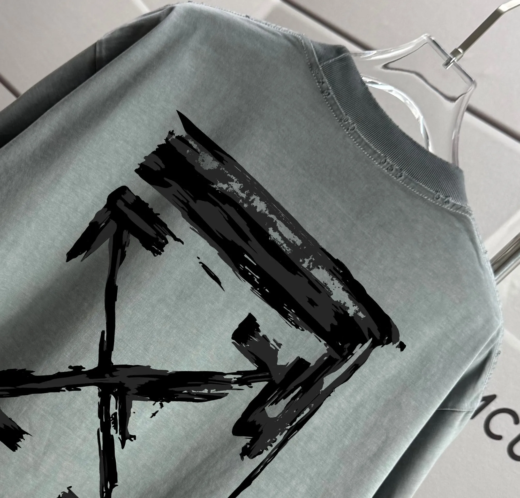 # OFF 2026 Spring and Summer New Arrival Washed and worn 320g round neck short-sleeved tee for men and women Same Style loose version Color: Washed black Washed white Washed gray Brown Size: S M L XL XXL Size: S (90-130 pounds) M (120-150 pounds) L (140-165 pounds) (180-210 pounds)