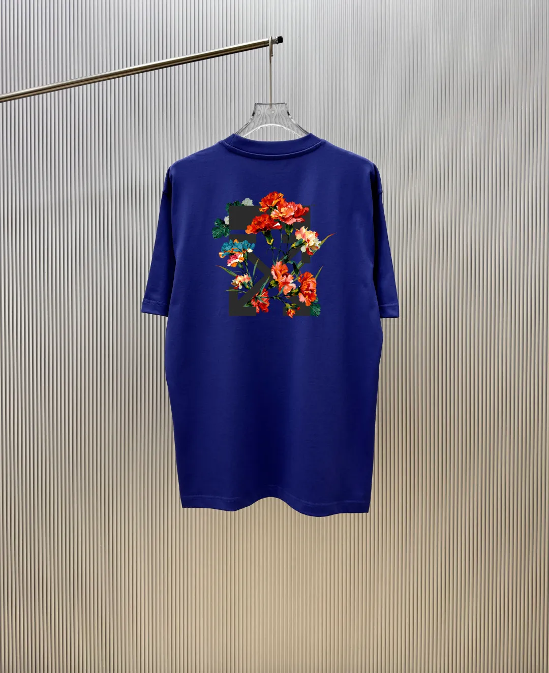 85💰 (Strictly control Quality) Style: off-white short-sleeved T-shirt Fabric: 300g double yarn 100% cotton Rib: 320g Sorona 1*1 trendy brand Process: Printing Color: White Night Blue Cool Blue Blue Floral Gray Black Size: M-4XL No gender distinction Men and women Same Style