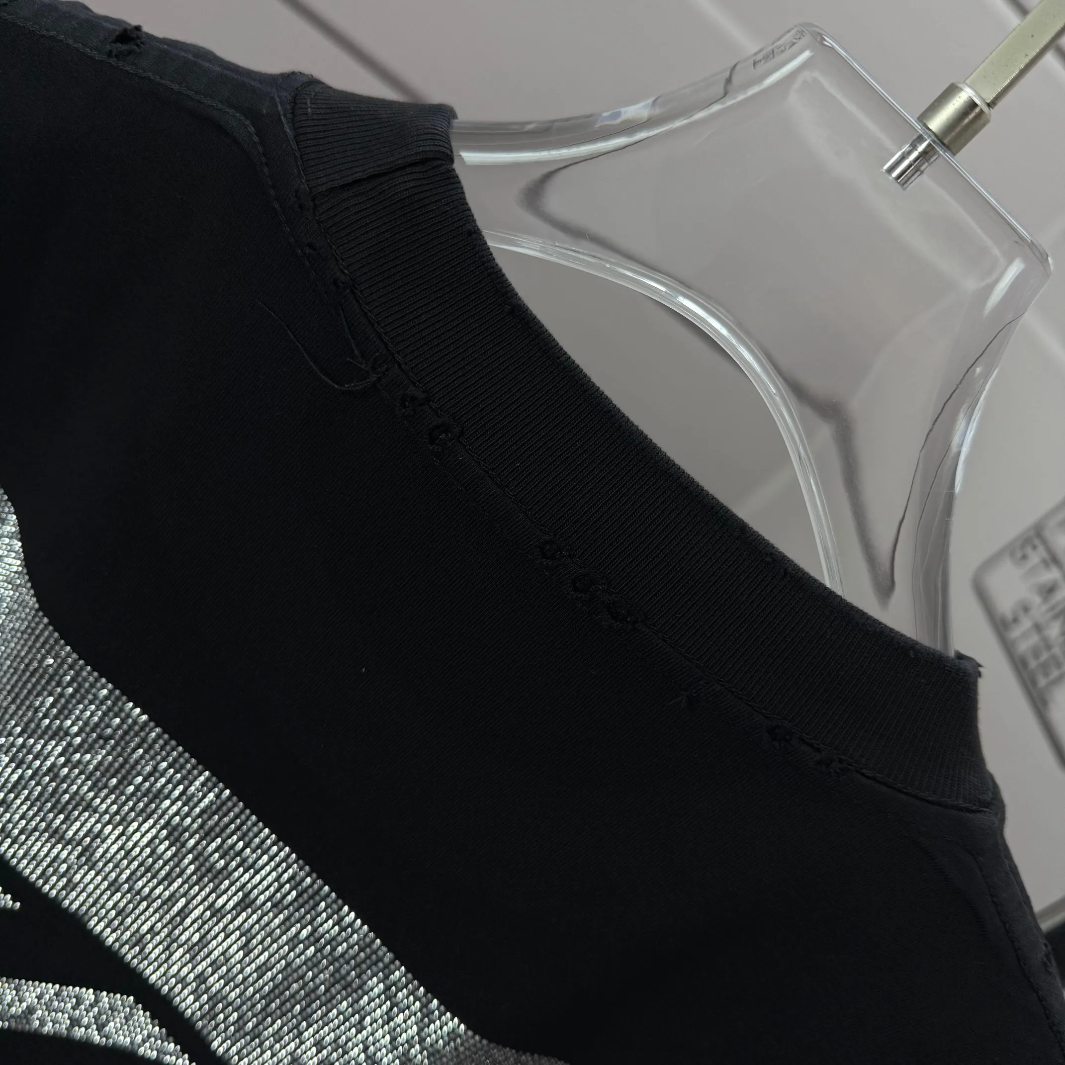 # OFF 2026 Spring and Summer New Arrival Washed and worn 320g round neck short-sleeved tee Men and women Same Style loose version Silicone + hot diamond process Color: Washed dark black Washed white Washed gray Brown Washed Red Size: S M L XL XXL Size: S (90-130 pounds) M (120-150 pounds) L (140-165 pounds) XL (160-180 catties) XXL (180-210 catties)