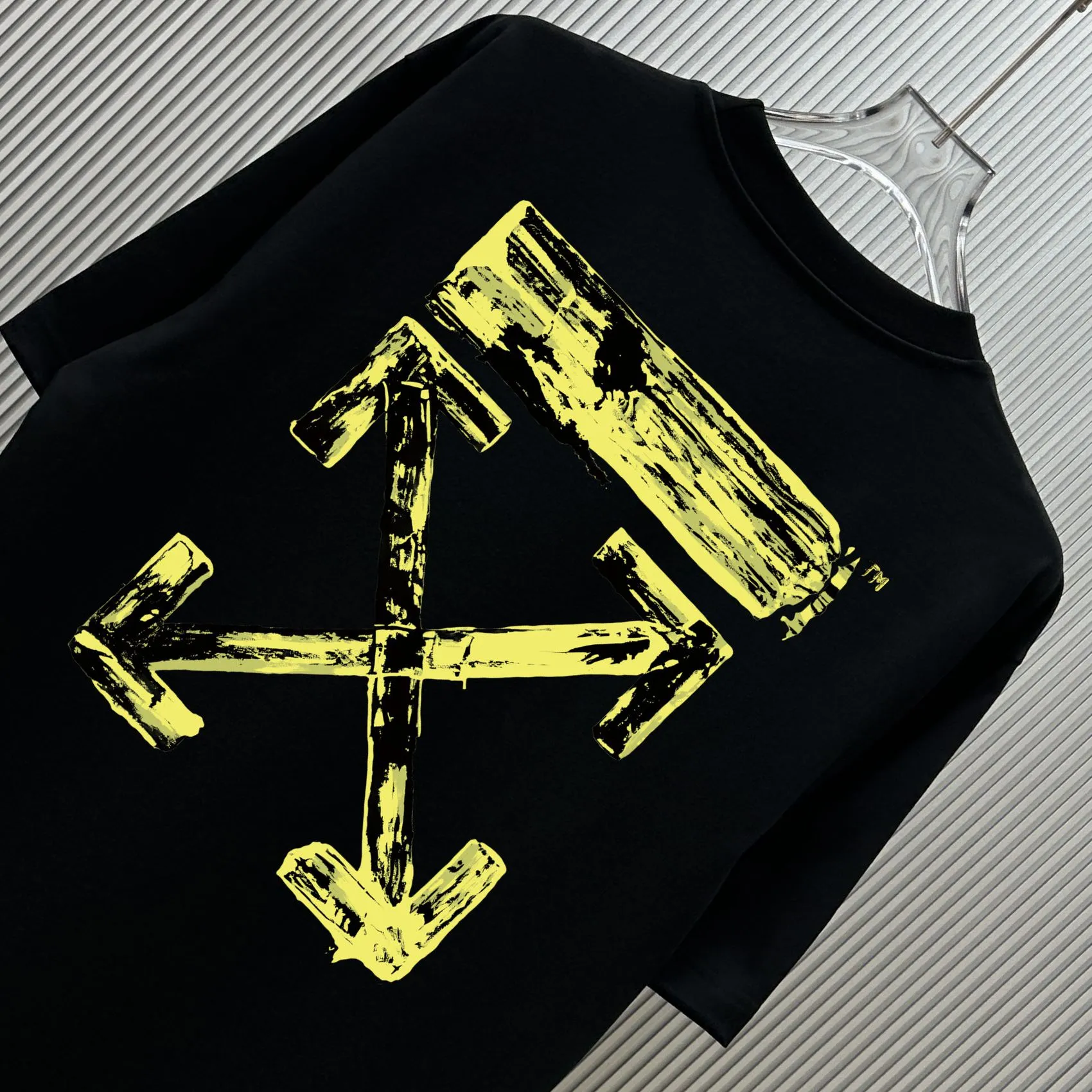 85💰 (Strictly control Quality) Style: off-white short-sleeved T-shirt Fabric: 300g double yarn 100% cotton Rib: 320g Sorona 1*1 trendy brand Process: Printing Color: White Pink Red Blue Gray Black Size: M-4XL No gender distinction Men and women Same Style