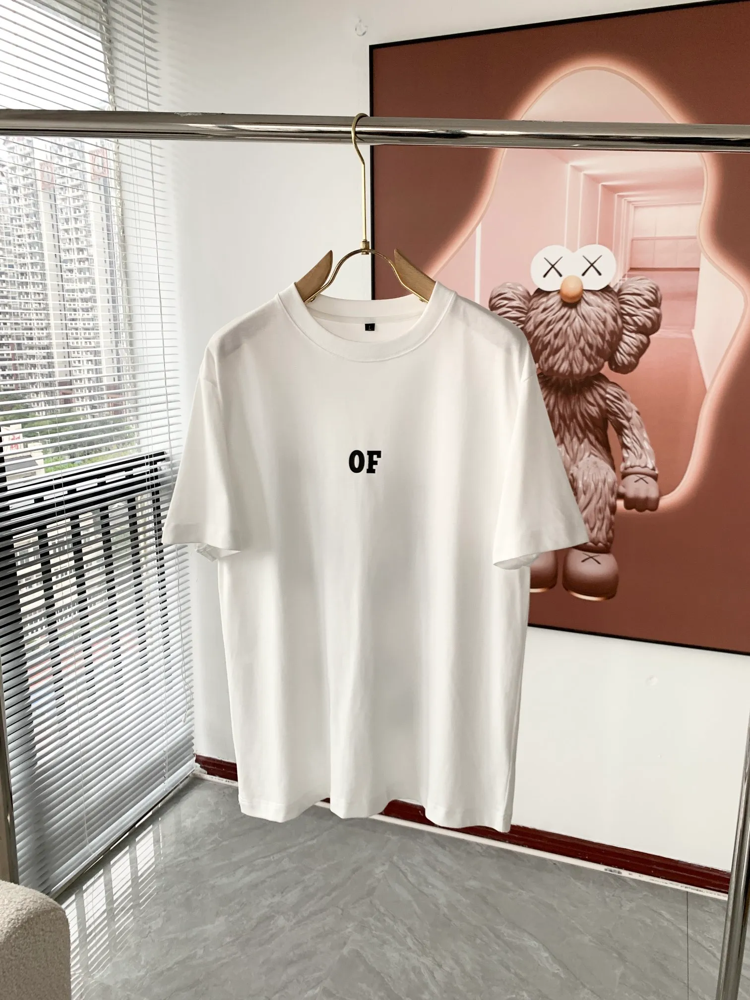 💰P85💥 OFF Summer New Arrival round neck short-sleeved T-shirt! 270g heavyweight Premium pure cotton fabric, the feel and texture are perfect! Slim fit and clean design! Fashionable and good-looking! The wiring workmanship is very exquisite! The pattern effect is awesome! And Breathable has super performance! It can be easily worn at any age and is a must-have item in any man's wardrobe. Color: Cream White Black Sizes: M-3XL (please state your height and weight when placing an order)