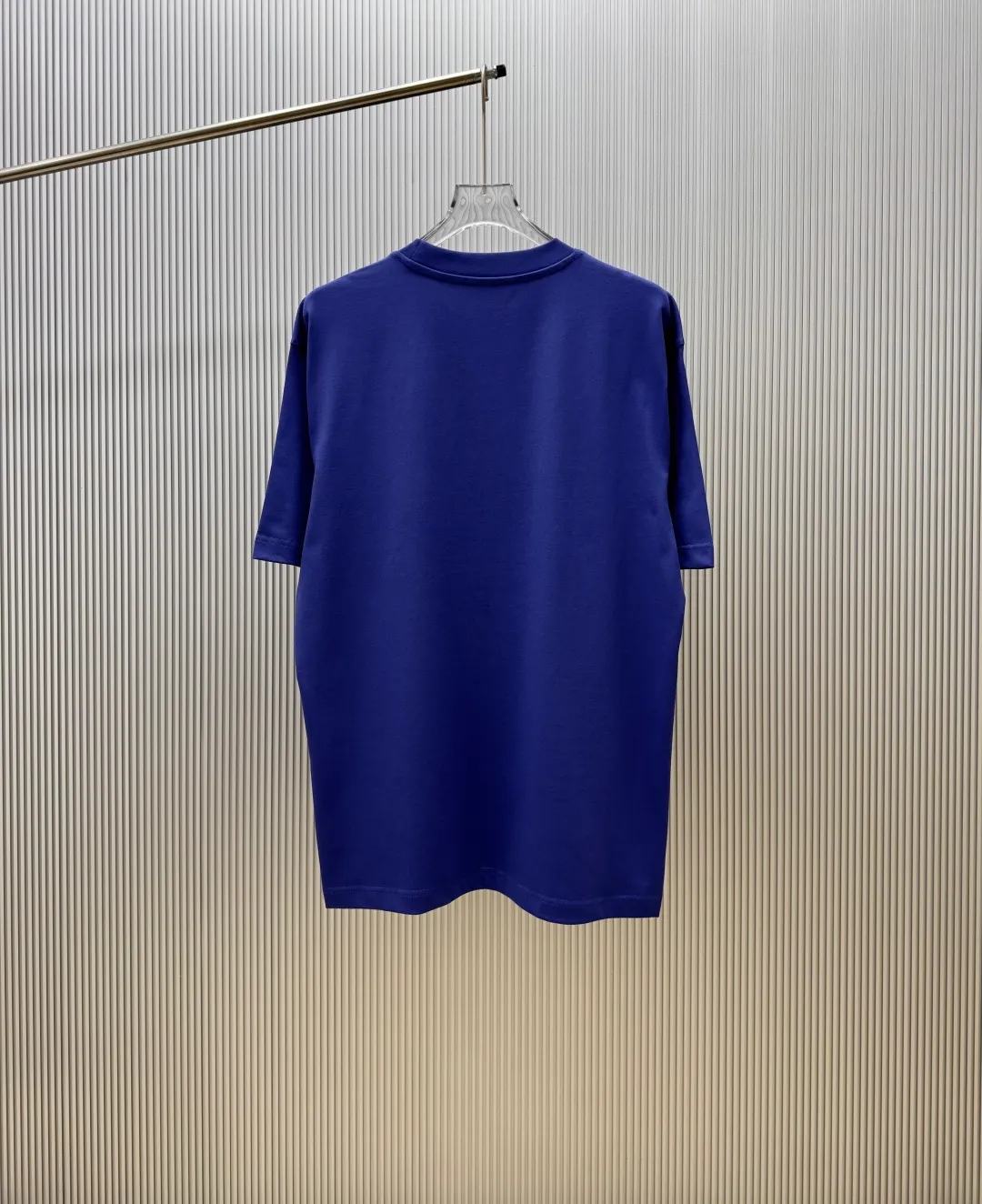 85💰 (Strictly control Quality) Style: off-white short-sleeved T-shirt Fabric: 300g double yarn 100% cotton Rib: 320g Sorona 1*1 trendy brand Process: Printing Color: White Red Night Blue Cool Blue Floral Gray Black Size: M-4XL No gender distinction Men and women Same Style