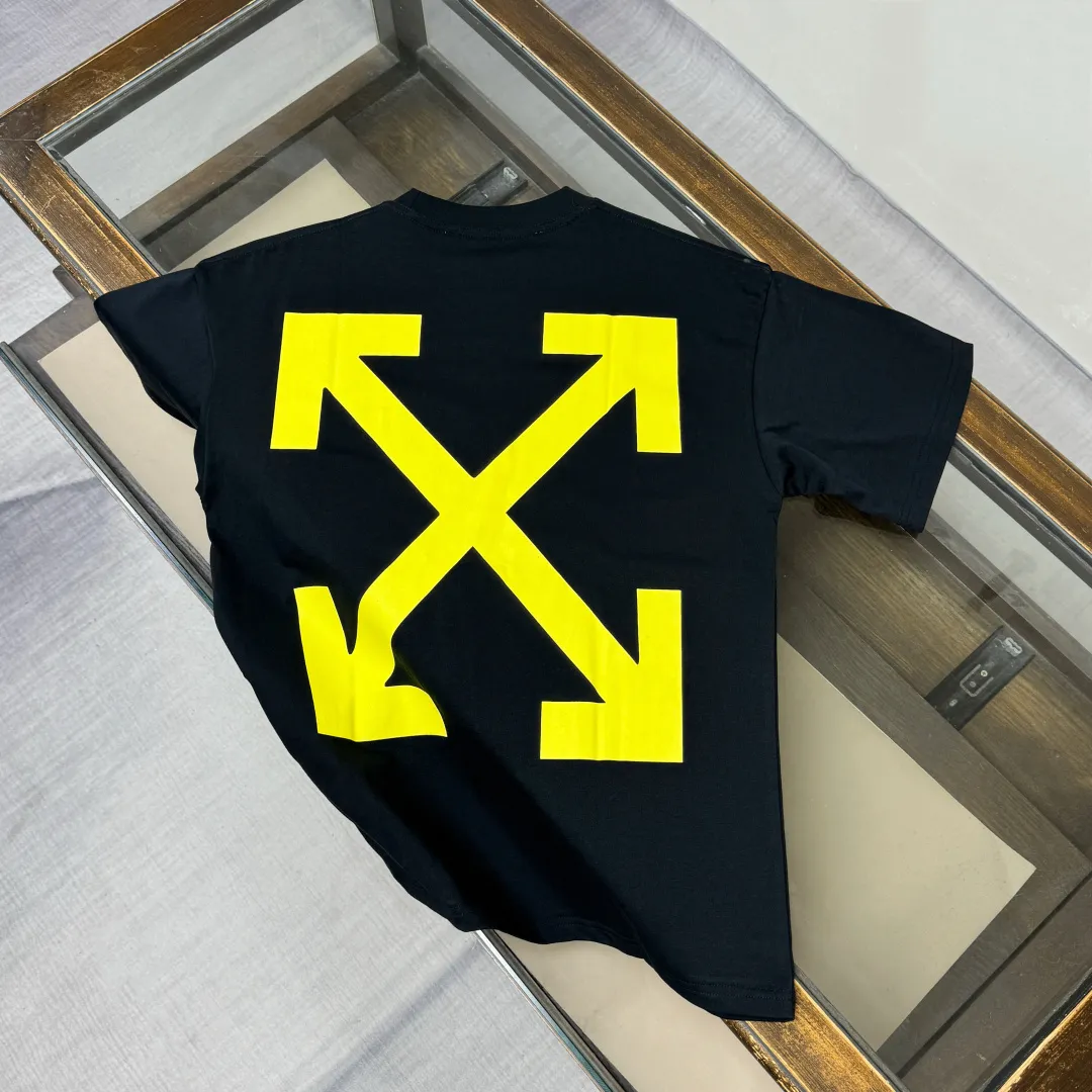 C🌟 OFF-WHITE 2026ss new spring and summer couple's round neck T-shirt🔥 Luxurious brand letter LOGO mark👍🏼 You can feel the youthfulness and fashion brought by this design on your upper body! The overall style is fashionable and trendy. The fabrics are made of top-quality fabrics supplied by customers. They are soft, skin-friendly, breathable, and have good stiffness and drape. The upper body is in fashionable and trendy colors. It is a must-have item for summer! Color: Black White Green Size: XS-S-M-L (loose fit, please state your height and weight when placing an order)