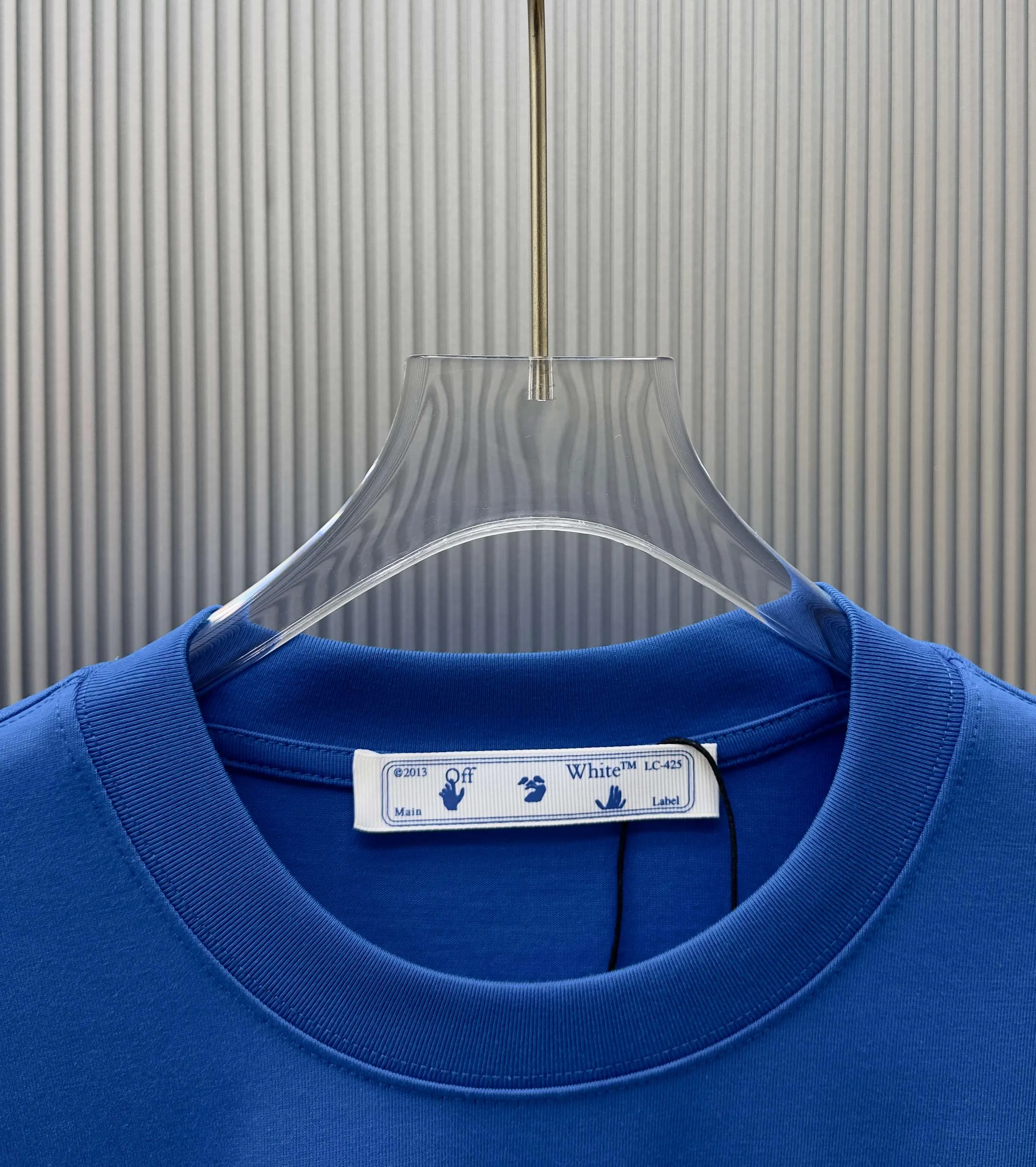 85💰 (Strictly control Quality) Style: off-white short-sleeved T-shirt Fabric: 300g double yarn 100% cotton Rib: 320g Sorona 1*1 trendy brand Process: Printing Color: White Pink Gray Blue Cool Blue Black Size: M-4XL No gender distinction Men and women Same Style