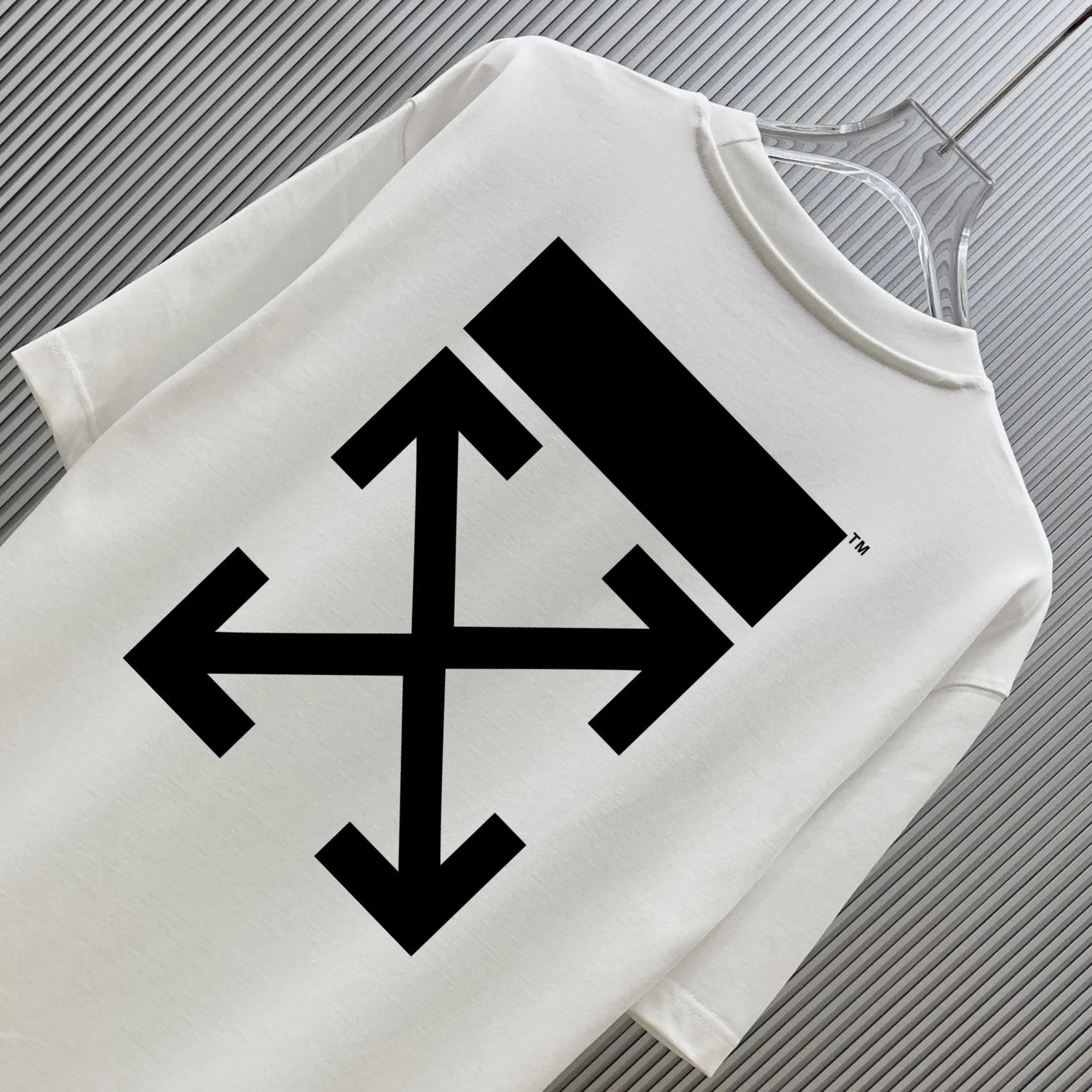85💰 (Strictly control Quality) Style: off-white short-sleeved T-shirt Fabric: 300g double yarn 100% cotton Rib: 320g Sorona 1*1 trendy brand Process: Printing Color: White Red Pink Blue Gray Black Size: M-4XL No gender distinction Men and women Same Style