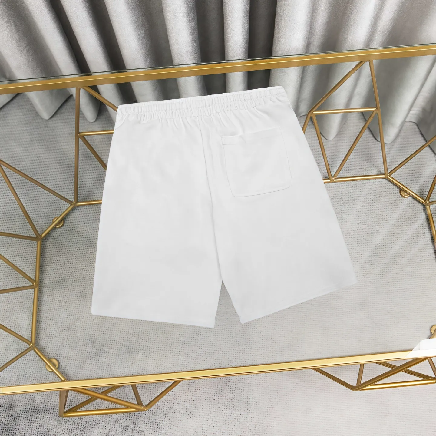 OFF OFF printed sweatpants and shorts 1:1 pair fabric 380g terry high weight 100% pure cotton Pre-shrunk 1×1 double yarn will not deform throughout life Men and women Same Style Official website details Letter logo printing Complete three labels Moisture-proof paper Differentiated market currency Feel free to compare OXS version Can wear up to 200 pounds without pressure Color: Black, White Size: XS-L