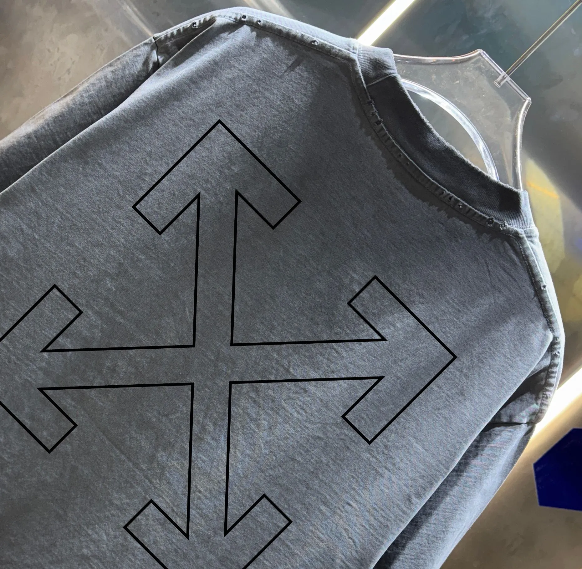 OFF-white/2026 Spring/Summer New Arrival Washed and worn 320g round neck short-sleeved tee, same style loose version for men and women, hangtag, collar label, wash mark, complete with three labels Color: Washed black, Washed white, Washed gray, Brown Size: S M L XL XXL
