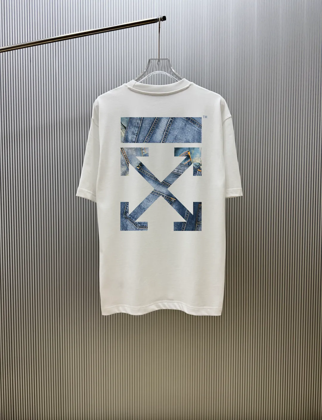 85💰 (Strictly control Quality) Style: off-white short-sleeved T-shirt Fabric: 300g double yarn 100% cotton Rib: 320g Sorona 1*1 trendy brand Process: Printing Color: White Night Blue Floral Gray Red Black Size: M-4XL No gender distinction Men and women Same Style