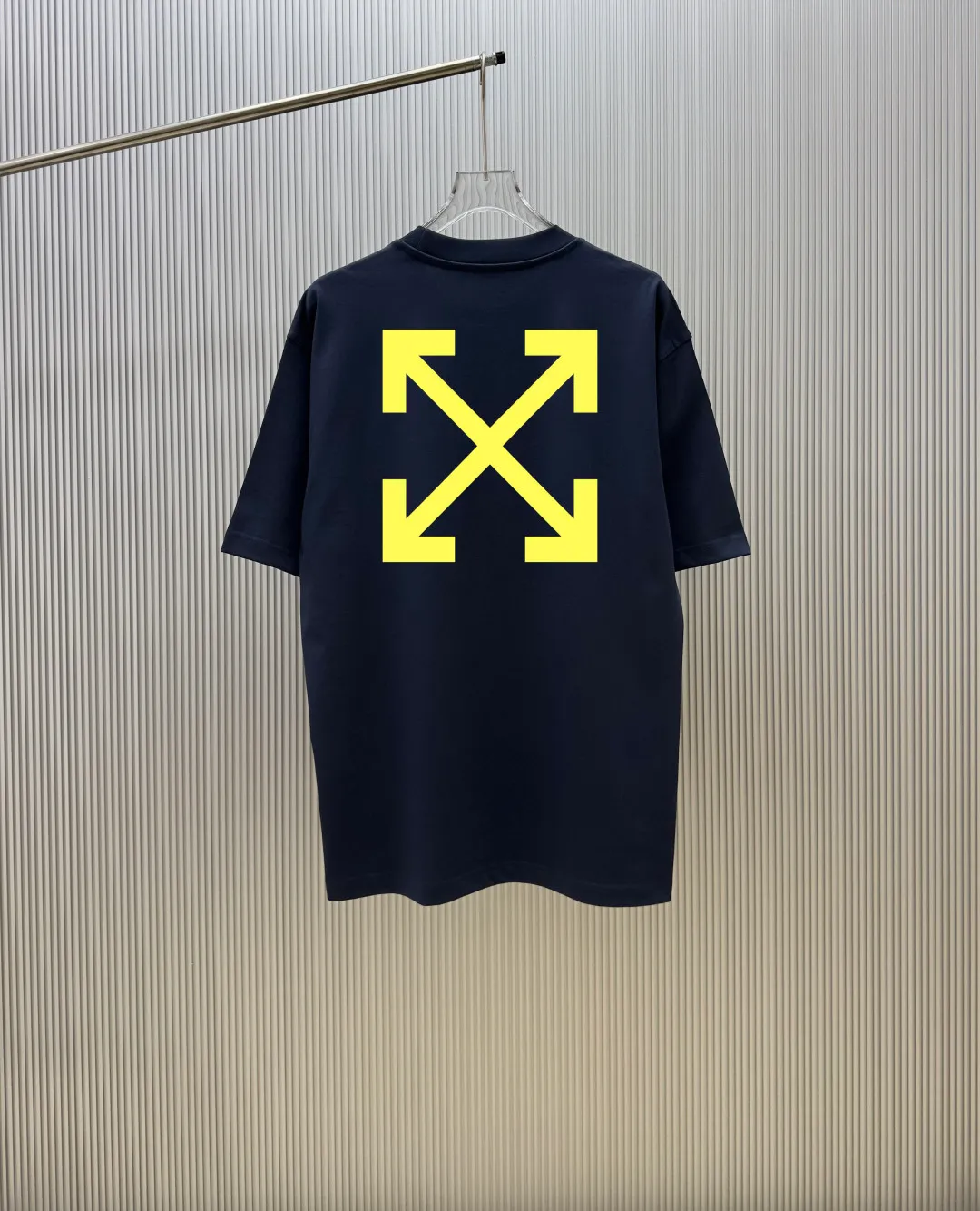 85💰 (Strictly control Quality) Style: off-white short-sleeved T-shirt Fabric: 300g double yarn 100% cotton Rib: 320g Sorona 1*1 trendy brand Process: Printing Color: White Pink Red Night Blue Floral Gray Black Size: M-4XL No gender distinction Men and women Same Style