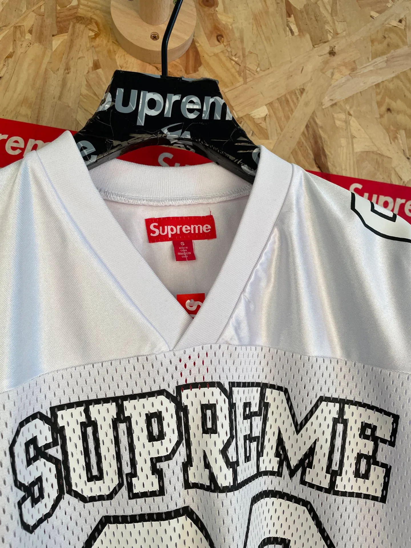Style number: 8189 supreme Bones Football Jersey Bone digital mesh short-sleeved T-shirt football jersey Color: Black White Size: S-XL